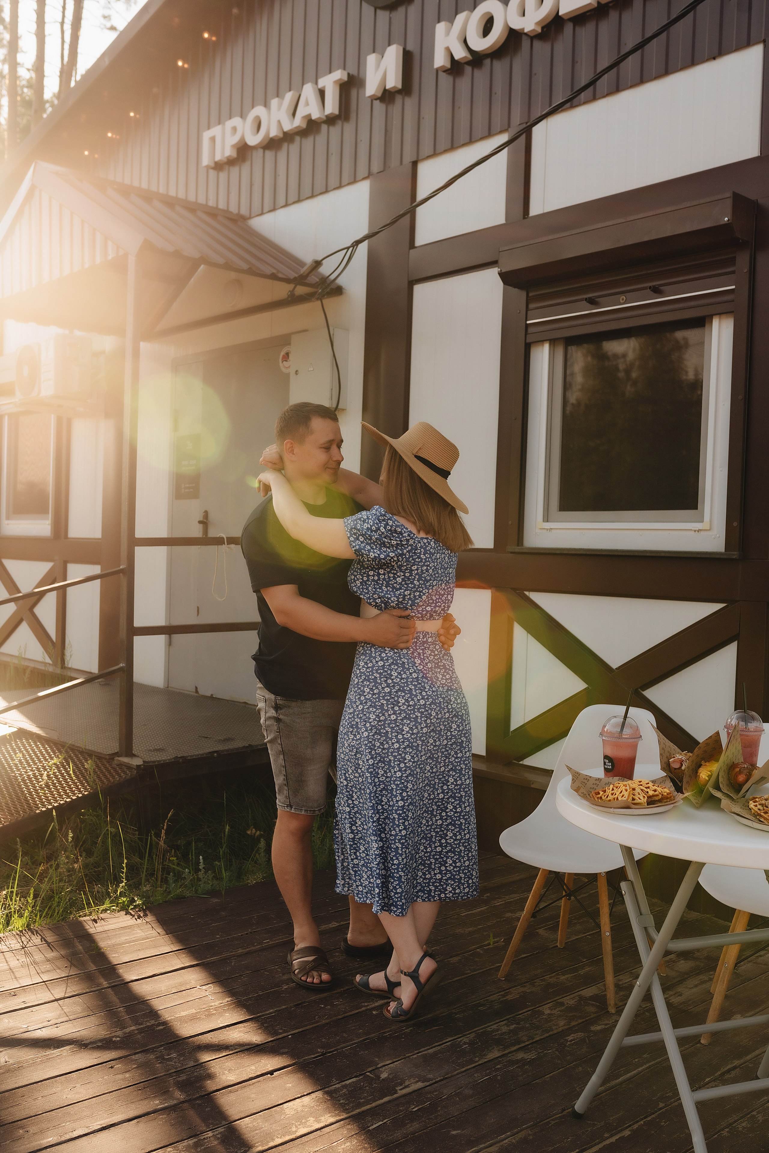 Семейная прогулка | Съемка для кофейни. Фотограф Карина Шмулёва. Воронеж и область