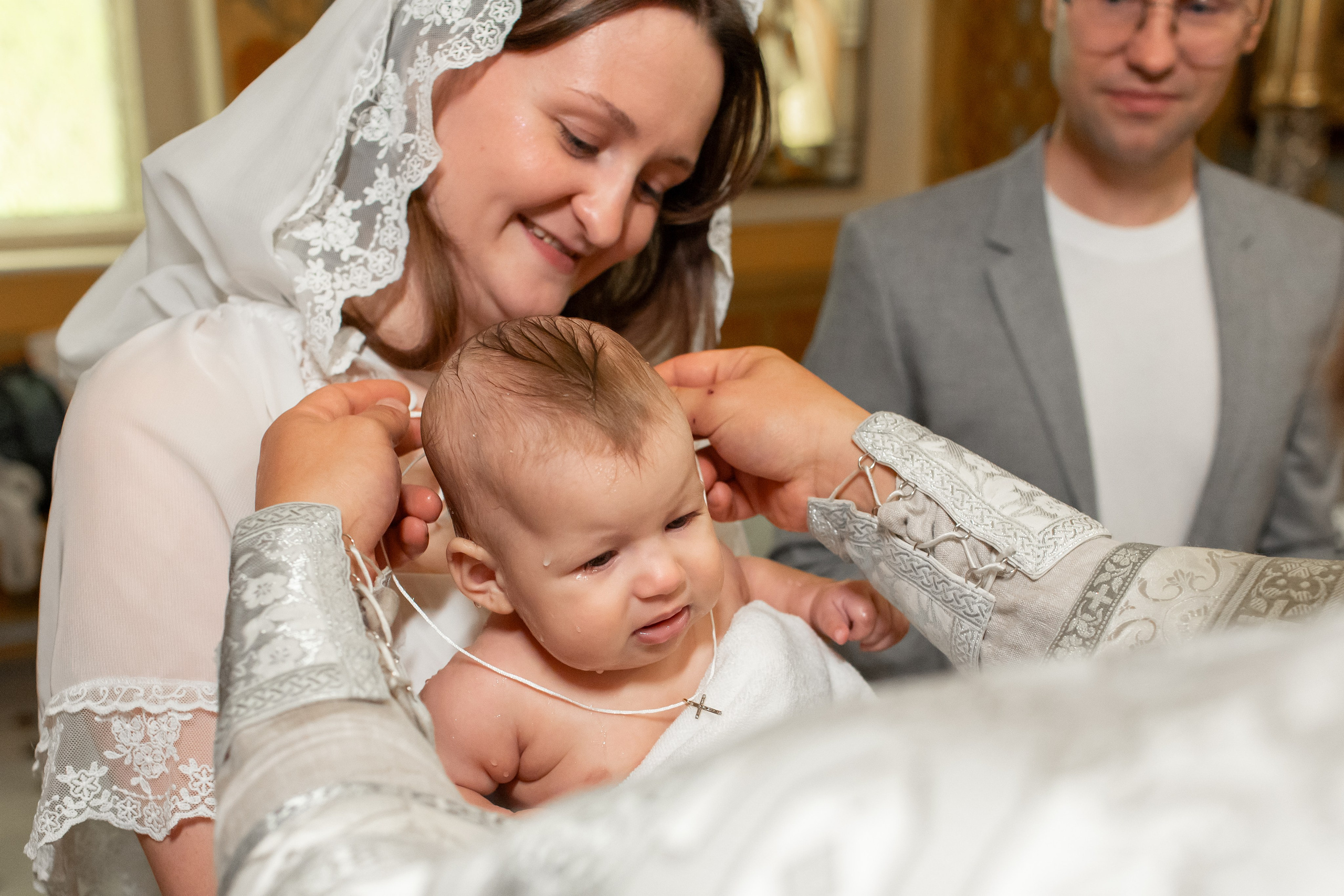 Крещение в Храме Воздвижения Креста Господня в Алтуфьеве. Профессиональный фотограф в Москве и Мо Мария Шантарёва