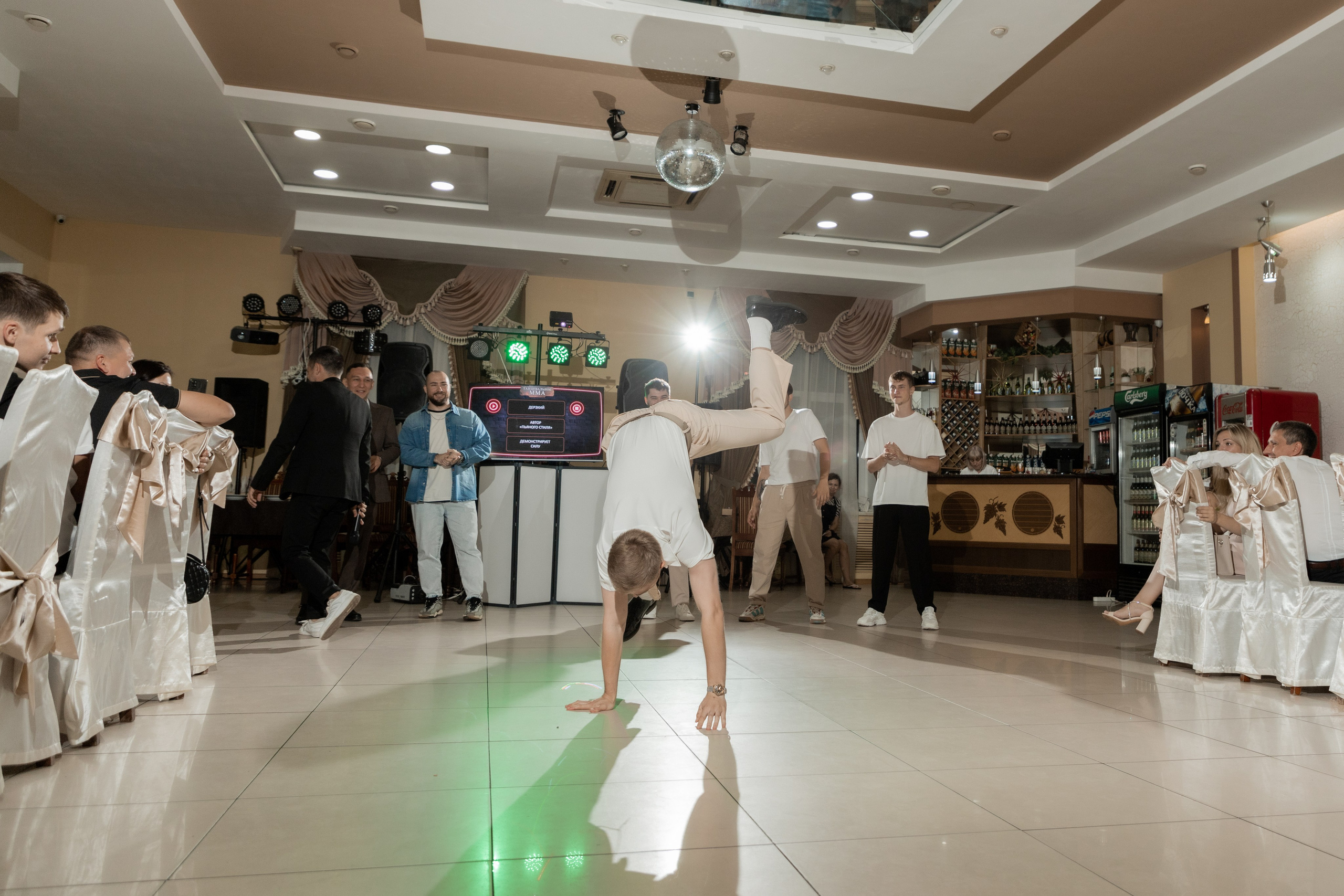 Роман и Александра (банкет). Свадебный фотограф Ангелина Сунгатулина | Саратов | Балаково | Вольск