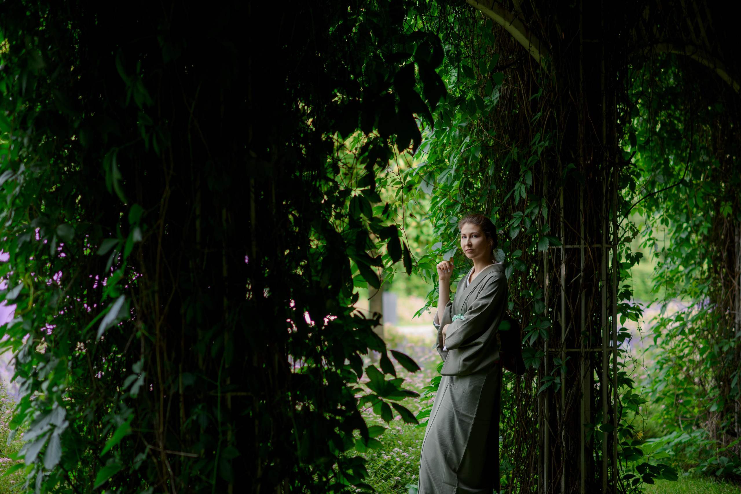 Фотосессия в цветущем чубушнике в саду им. Баумана. Главная