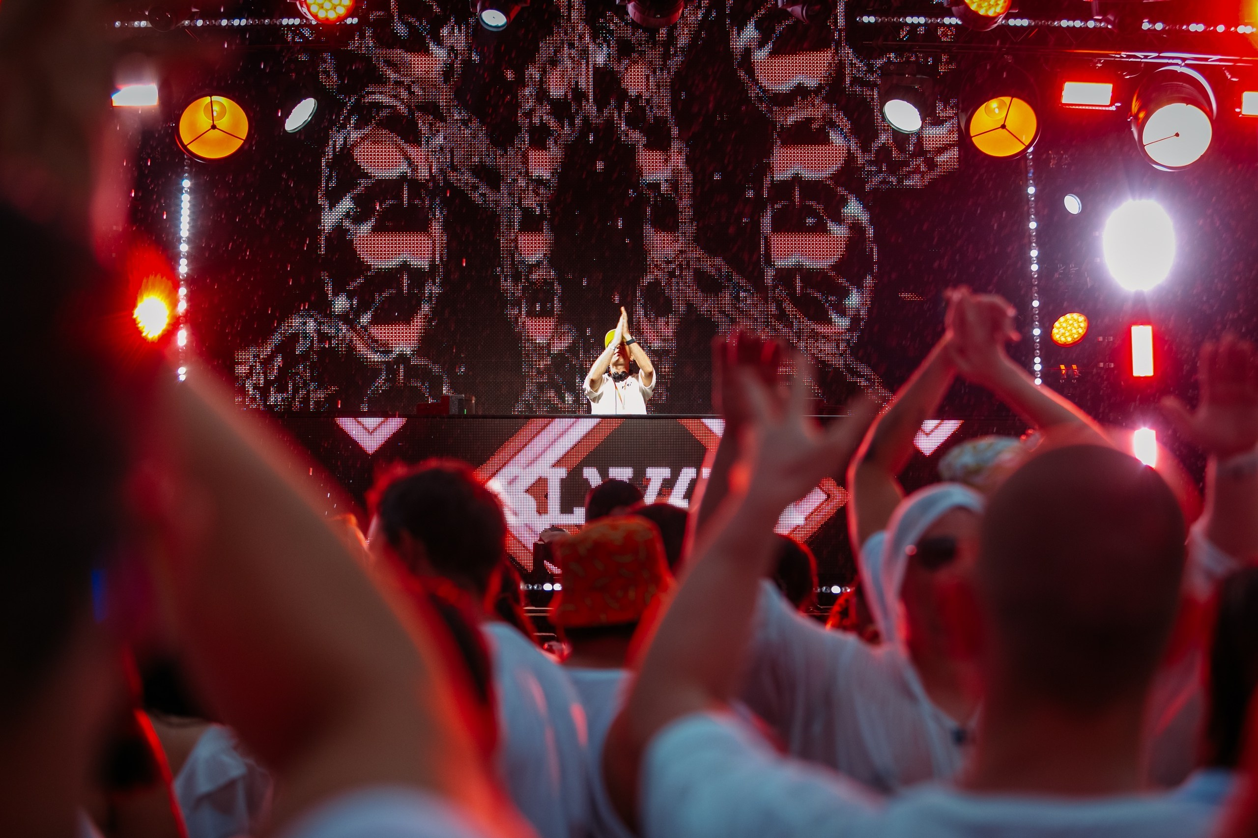 White Party @ Бархат парк. Репортажный фотограф Максим Полянский. Москва, Санкт-Петербург, Красноярск