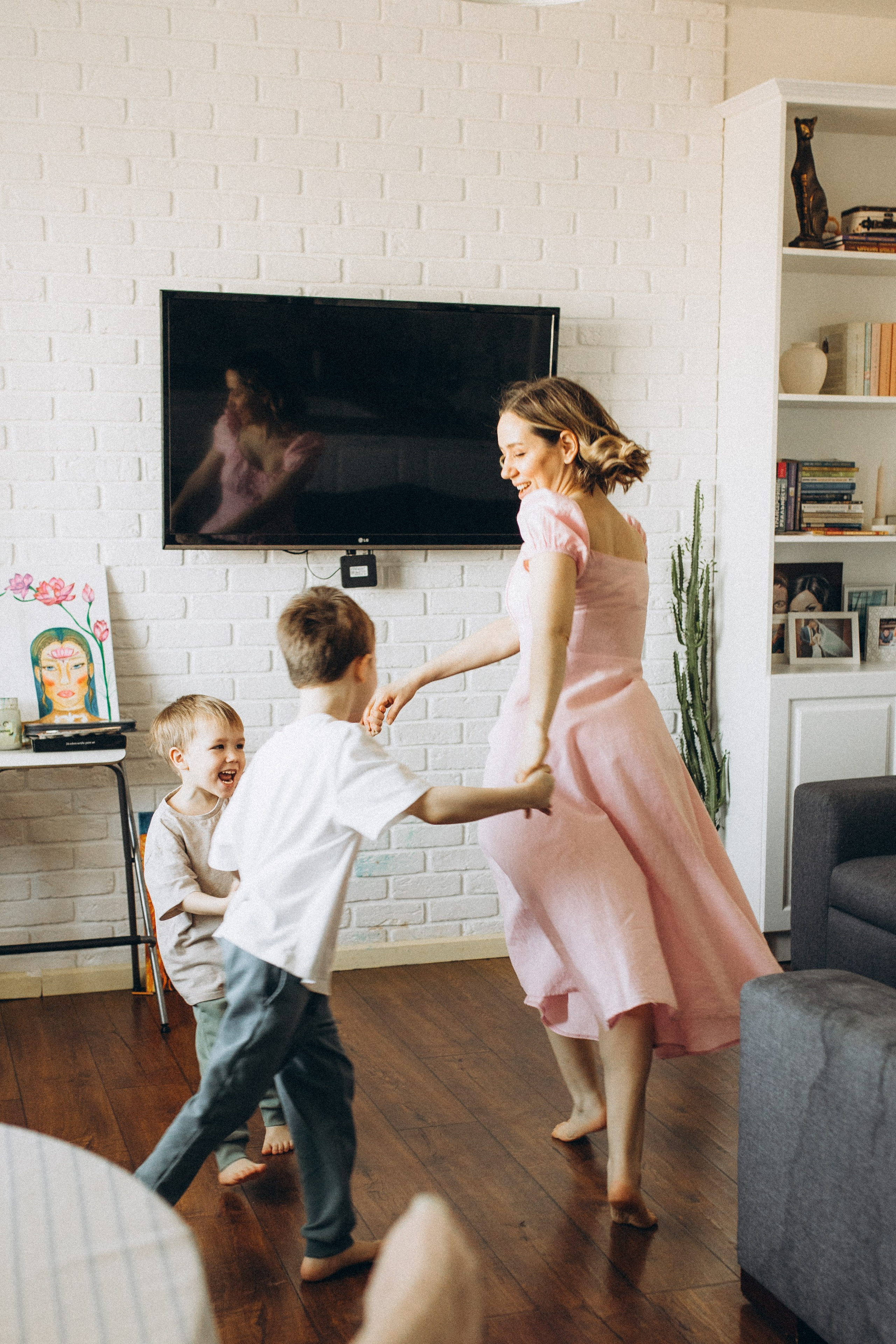 Аня с сыновьями. Семейный фотограф lifestyle в Новосибирске Елена Шпилевая