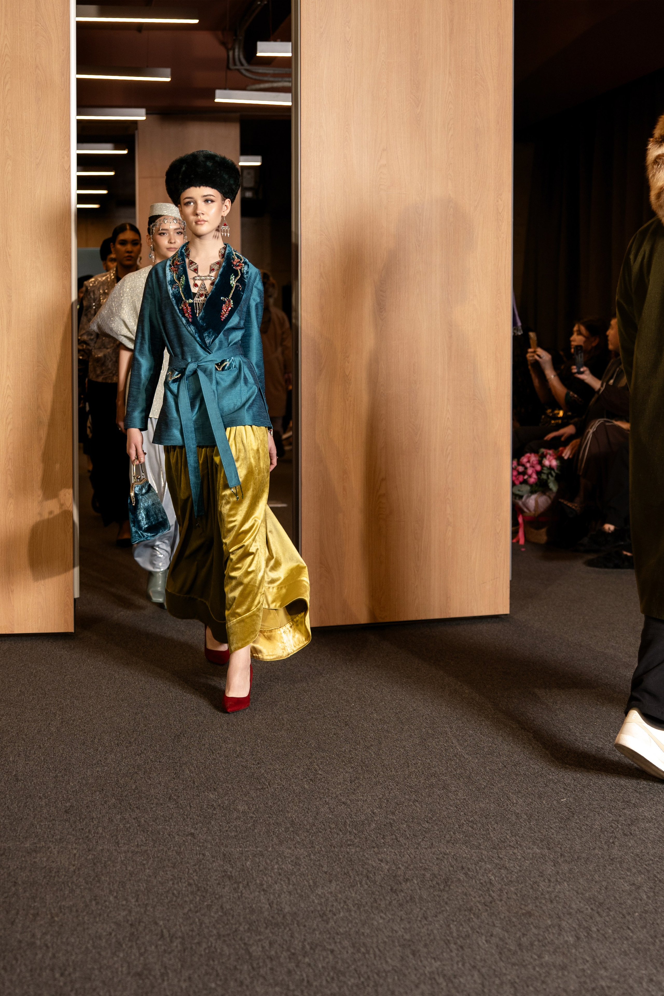 Brand Gulnur Atelier. Сайт Алматинского НЮ АРТ, будуар и фэшн фотографа Дениса Карпенко