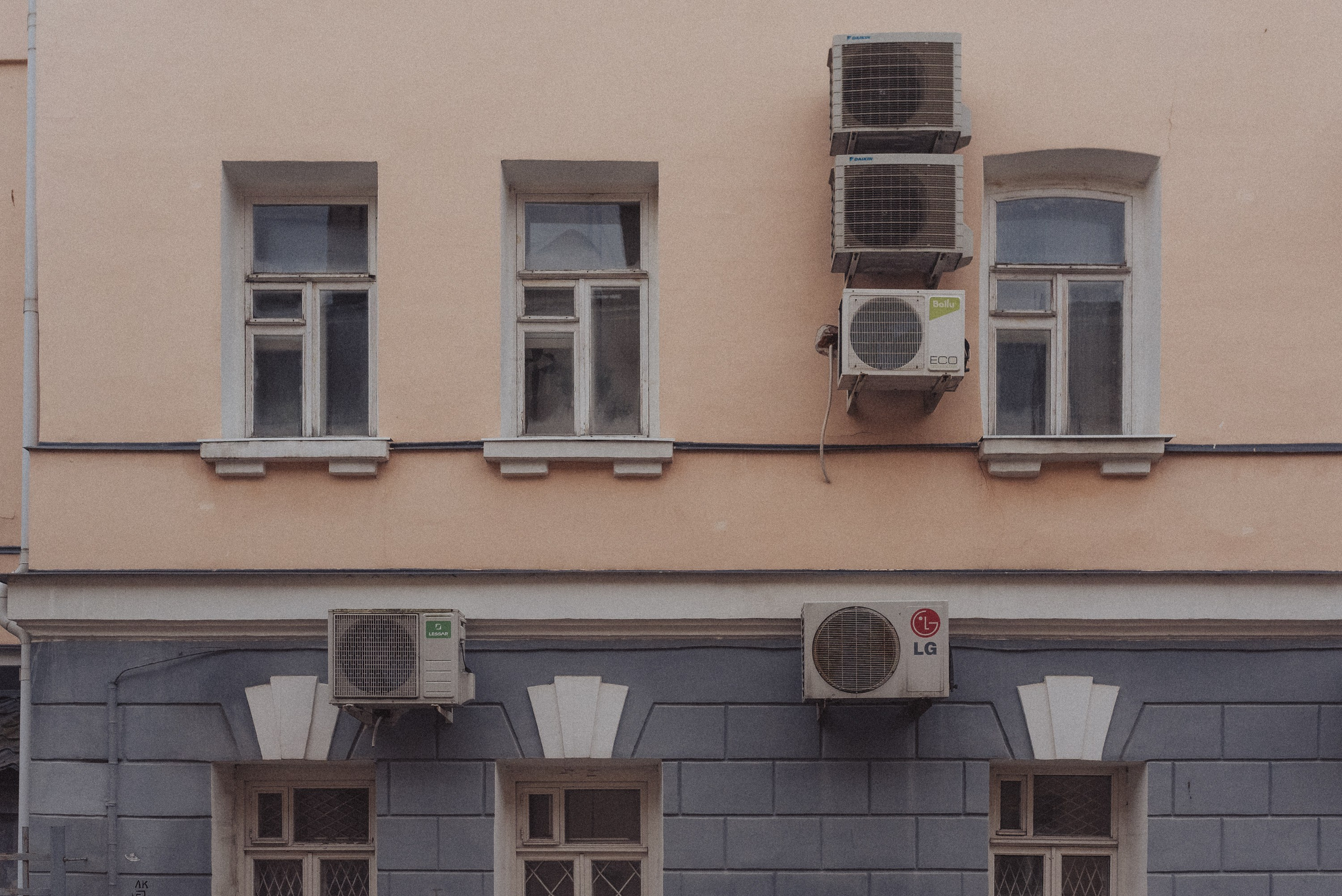 Проект #улицыгорода. Ярославль, ул. Республиканская. Документальный фотограф Илья Тихановский