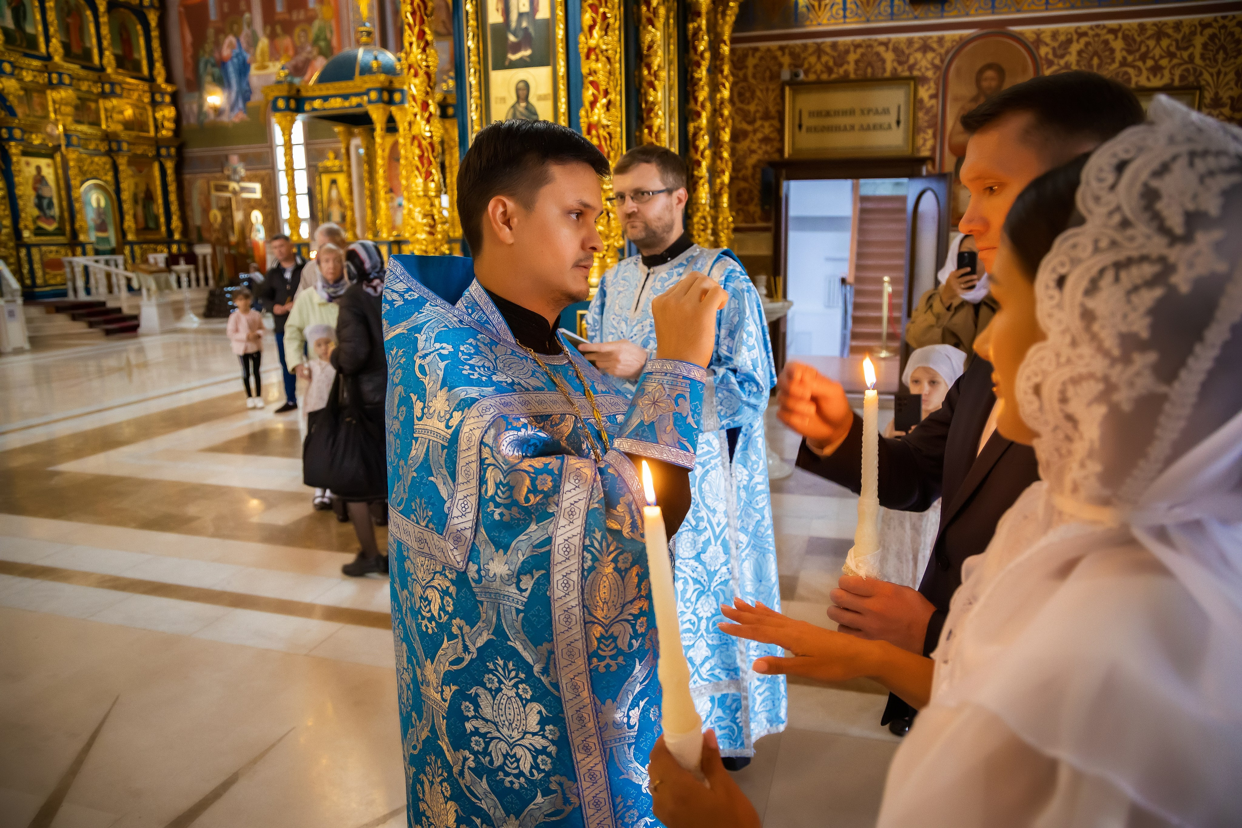 В Храме. Семейный и Свадебный фотограф в Астане Александр Астапов