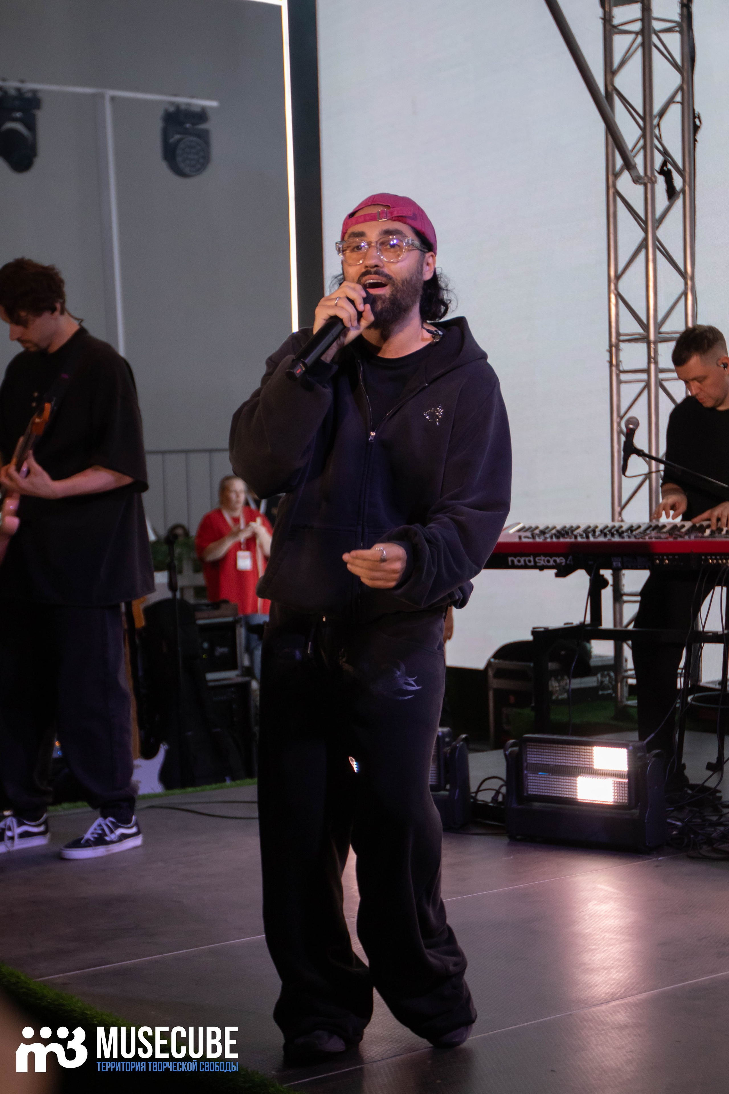 МОТ. Концертный фотограф