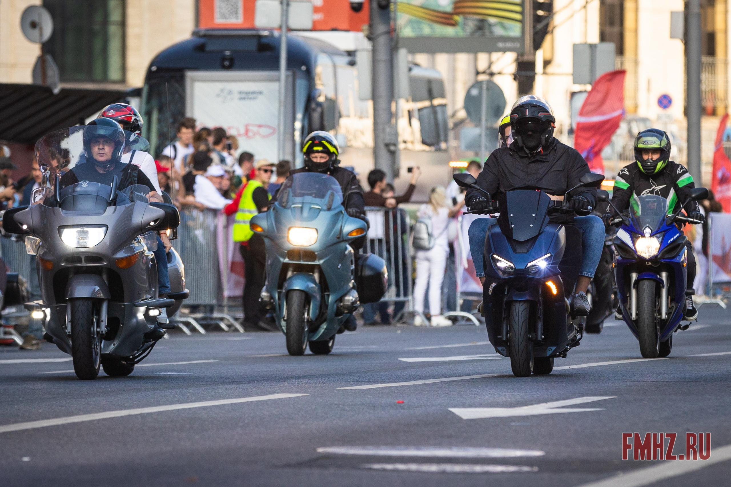 Закрытие Мотосезона 2023 на проспекте Академика Сахарова. Фотограф Владимир Охрименко