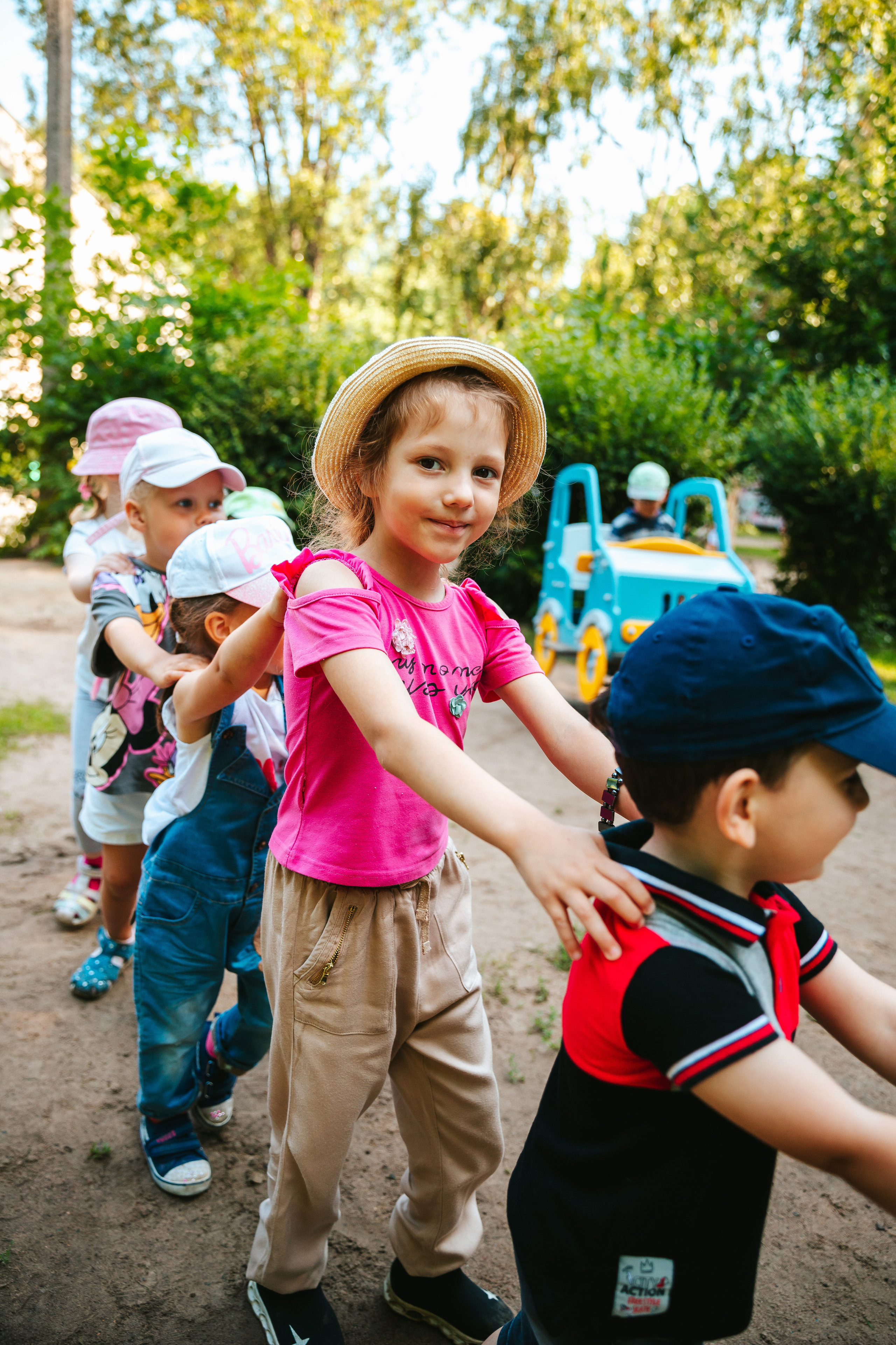 Ясли на прогулке. Семейный lifestyle фотограф в Санкт-Петербурге Людмила Пахомова