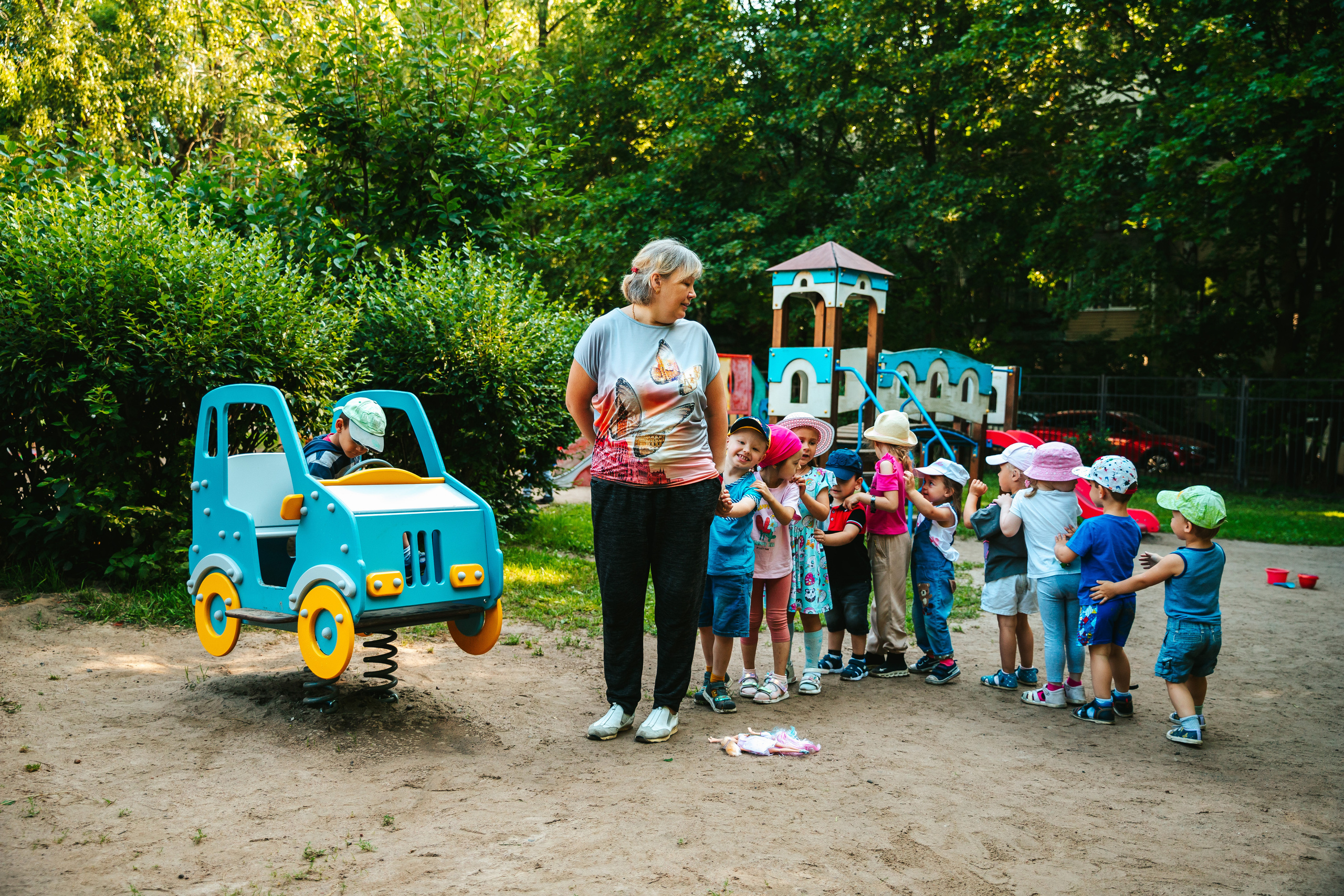 Ясли на прогулке. Семейный lifestyle фотограф в Санкт-Петербурге Людмила Пахомова