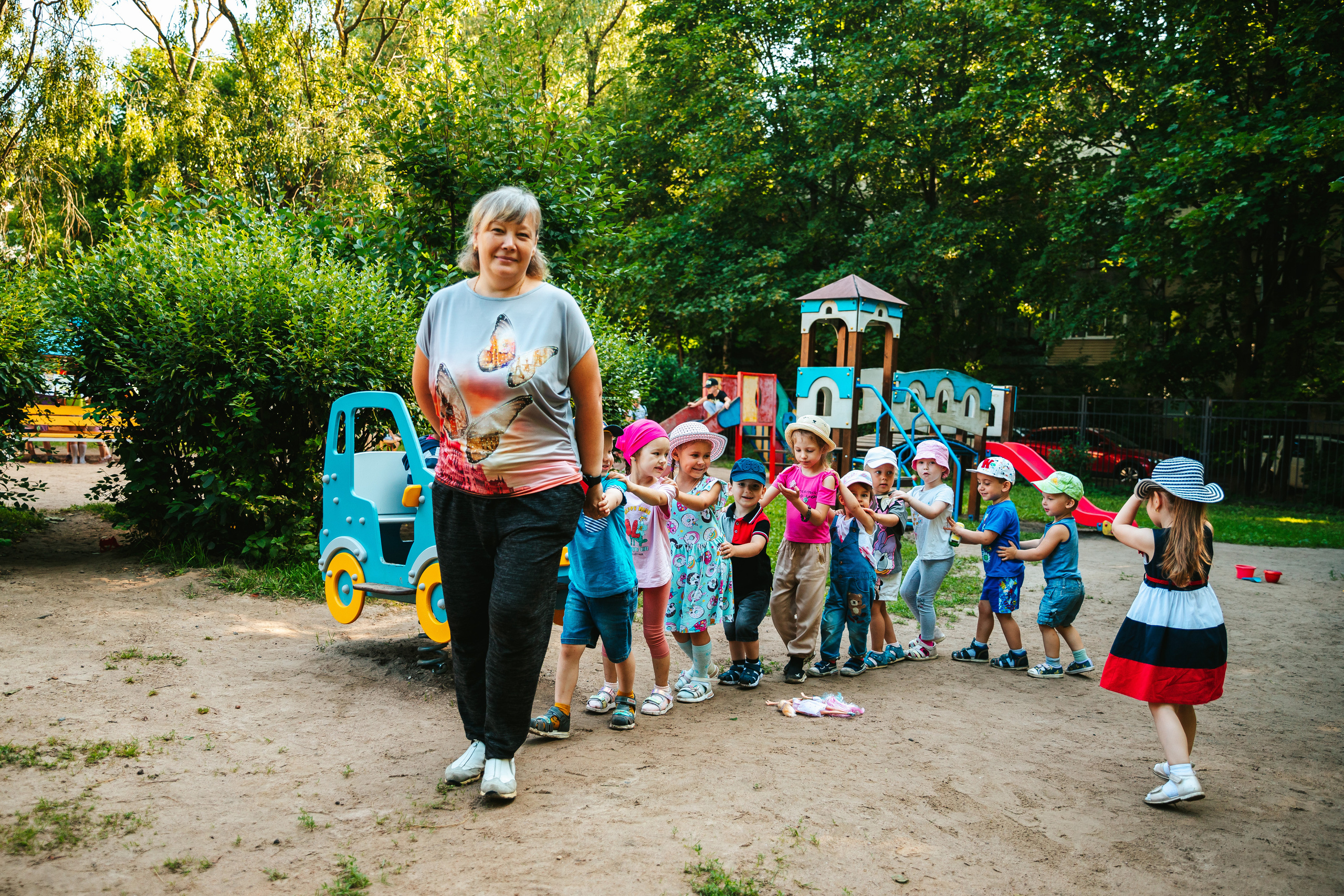 Ясли на прогулке. Семейный lifestyle фотограф в Санкт-Петербурге Людмила Пахомова