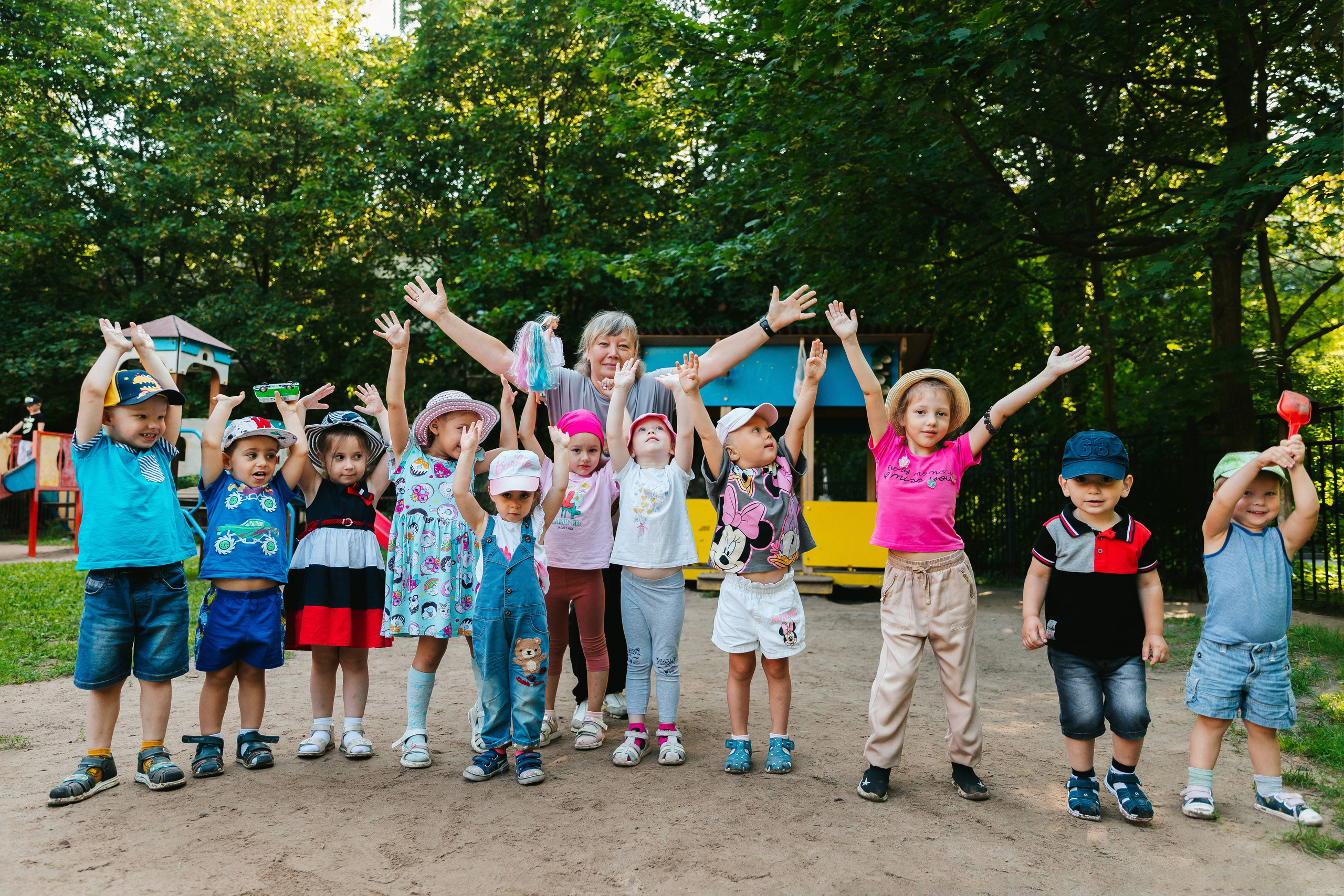 Ясли на прогулке. Семейный lifestyle фотограф в Санкт-Петербурге Людмила Пахомова