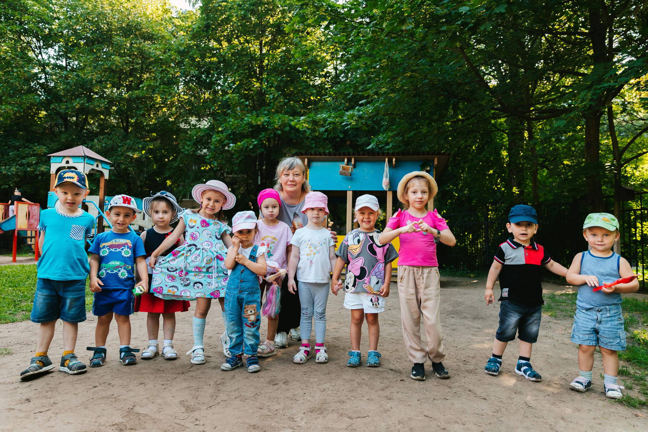 Ясли на прогулке. Семейный lifestyle фотограф в Санкт-Петербурге Людмила Пахомова