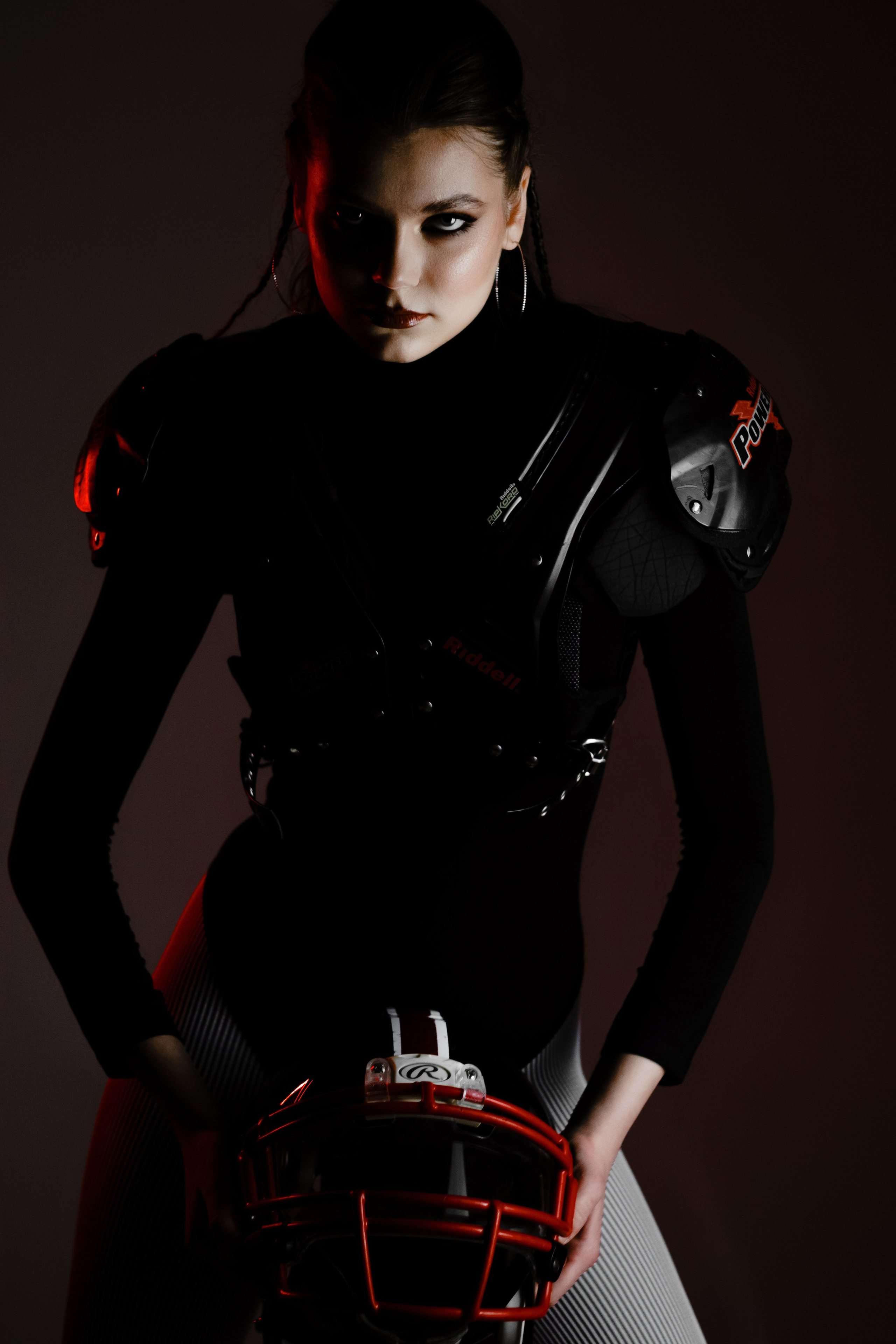 американский футбол, спортшик, фотосессия творческая, студийный свет, женская фотосессия