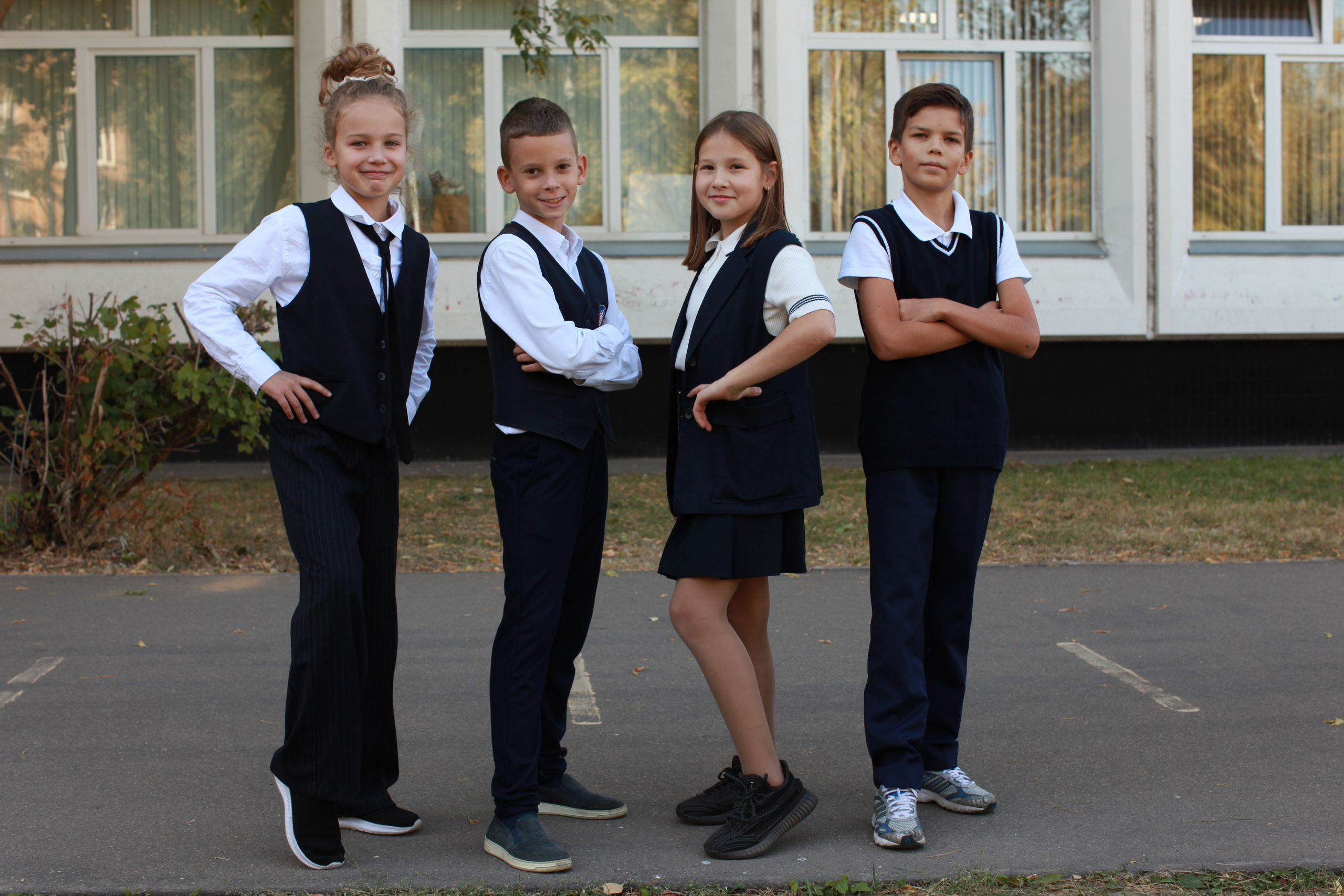 Осенняя фотосессия у школы. Выпускные альбомы Москва СВАО