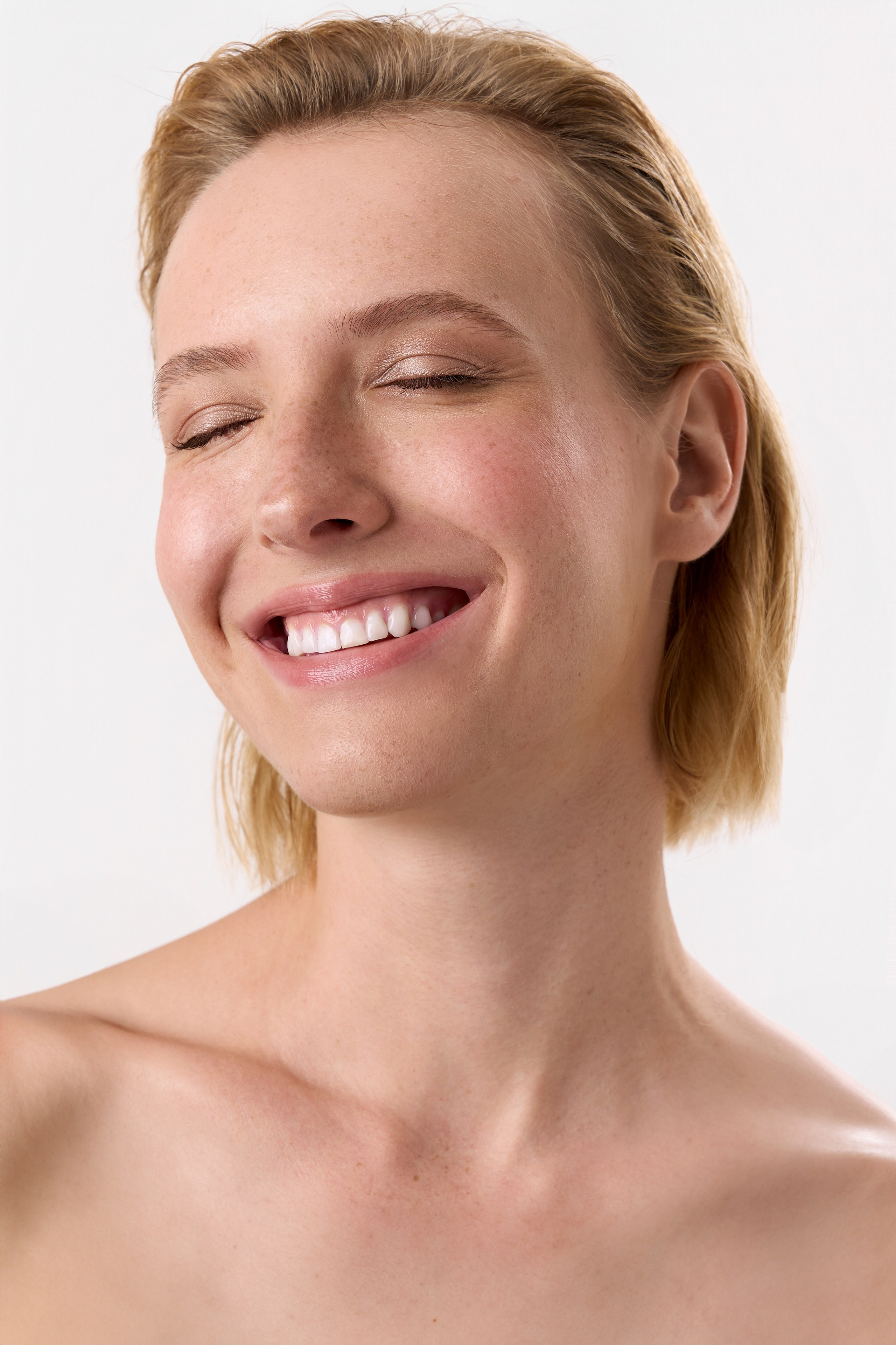 beauty, съемка декоративной косметики для женщин, реклама блеска для губ, реклама помады