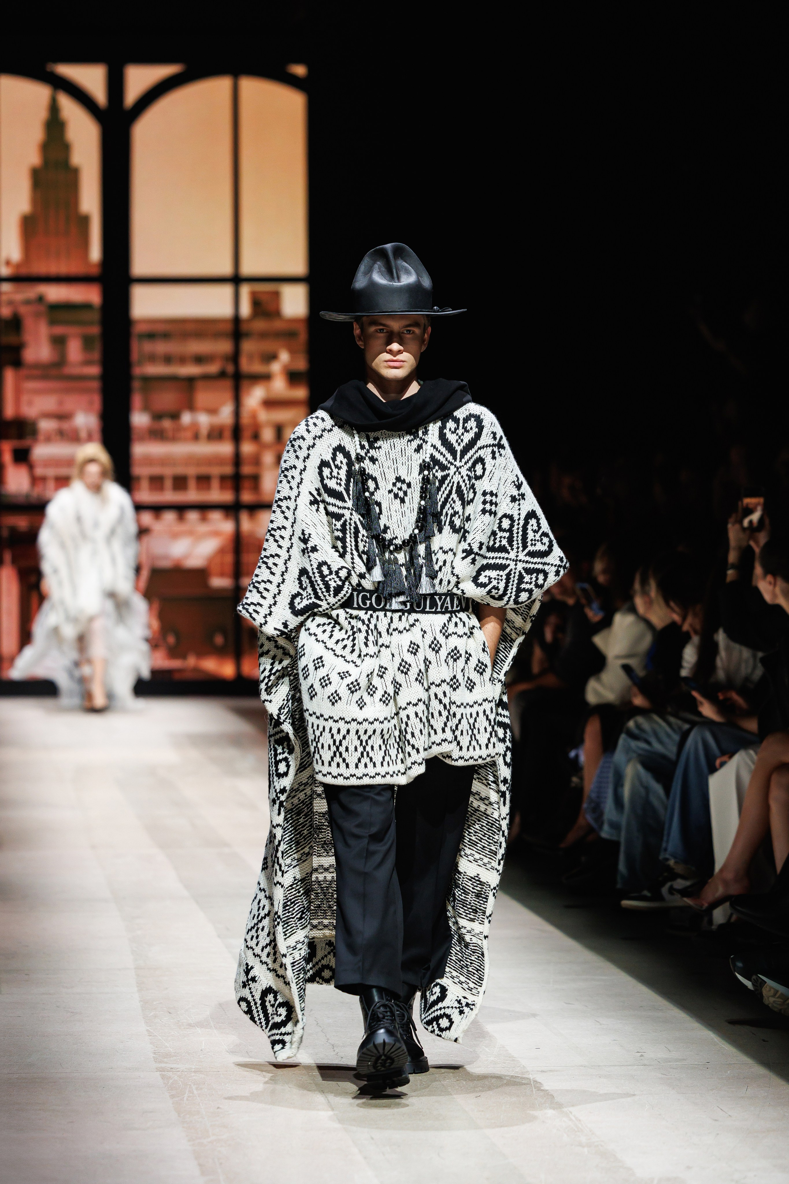 Показ Игоря Гуляева на Московской неделе моды — коллекция «Наследие». Фотограф Ирина Красса
