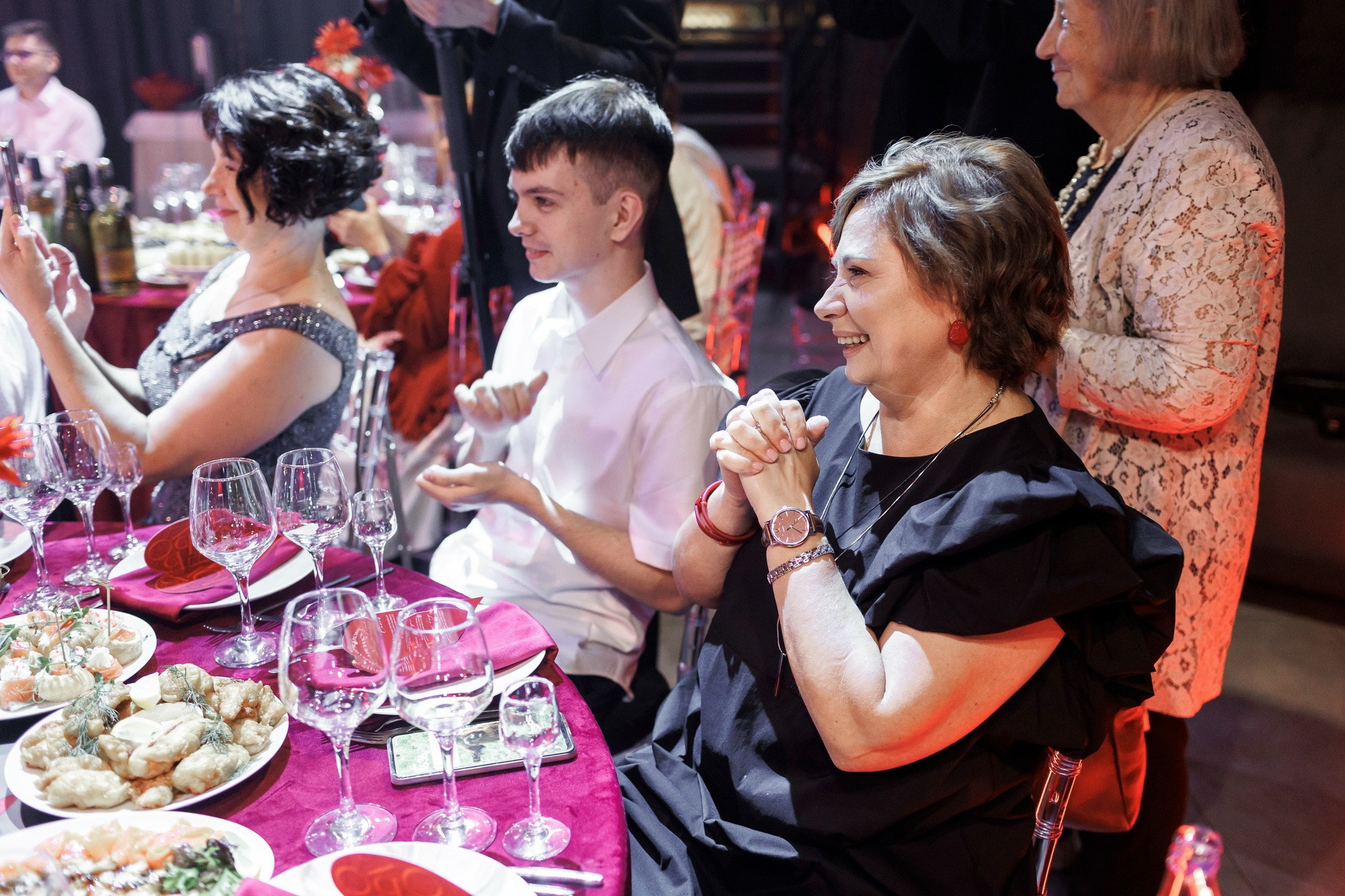 Свадебная фотосессия в красных тонах. Свадебный фотограф в Нижнем Новгороде и Москве Сергей Воробьев