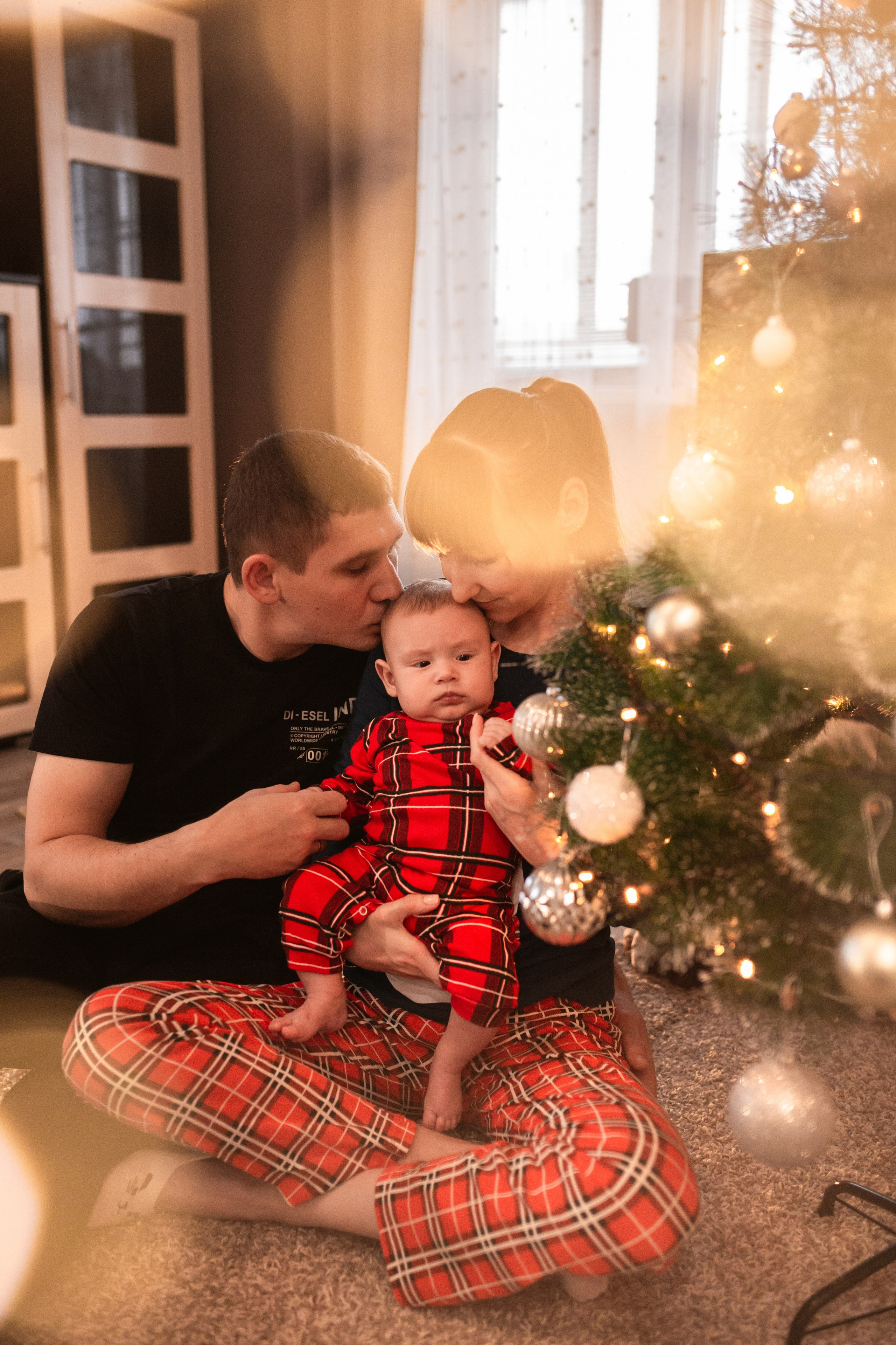 #фотографтольятти #фотографтлт #семейнаяфотосессия #домашняяфотосессиятольятти #мамытольятти #тлт #тольятти #фотоистория #семейныетрадиции #новогодняяфотосессиятольятти #фотограф