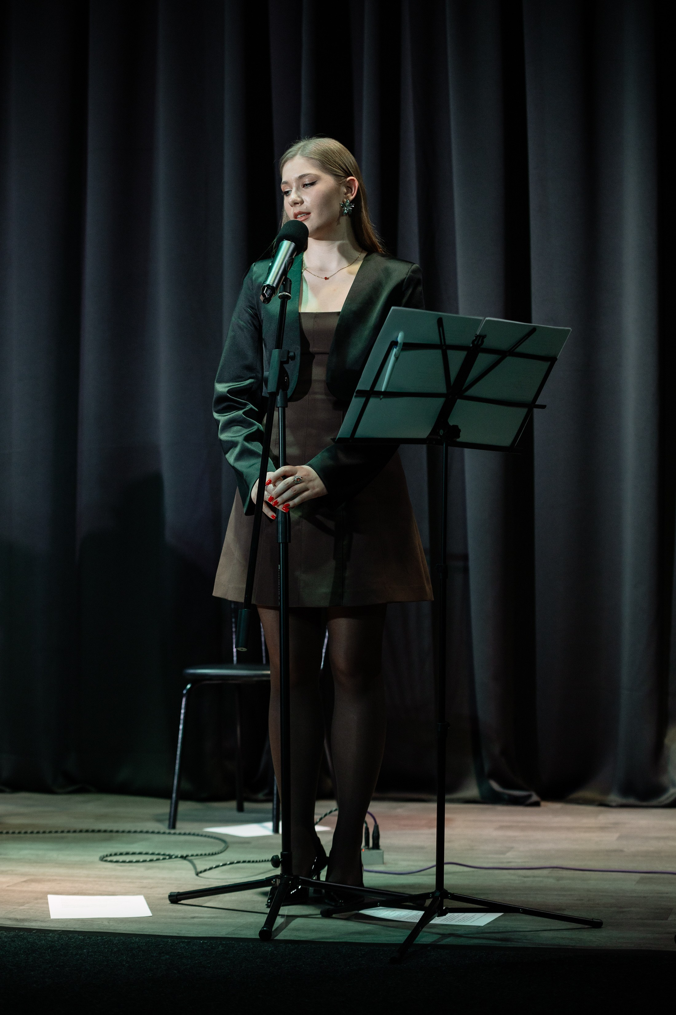 Поэтический вечер с Игорем Бушмелевым и Никой Станиславчик. Фотограф Юлия Мальцева