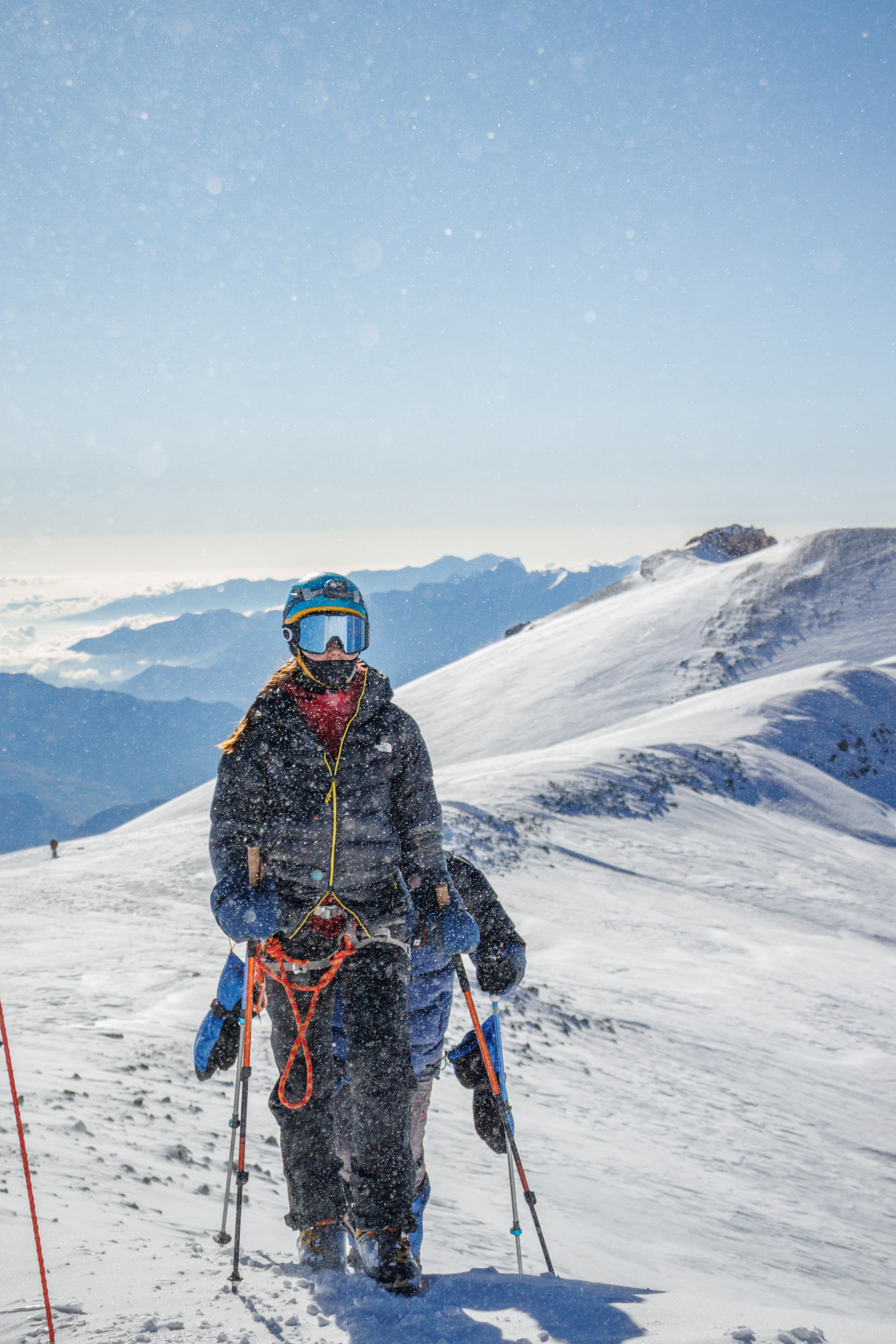 Эльбрус / восхождение. Фотограф на трекинг и восхождение Эльбрус, Приэльбрусье. Елизавета Бобок