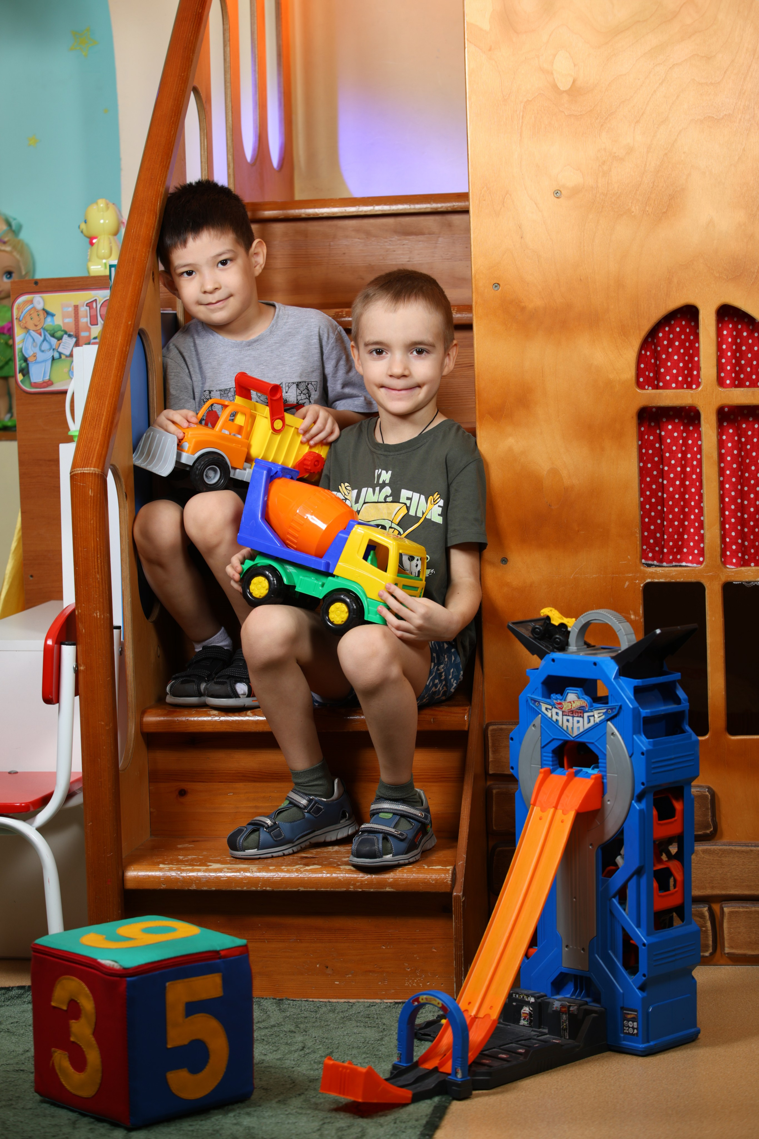 Выпускные альбомы для детских садов в Красноярске от AlbomKras 🎀🍀. AlbomKras -выпускные альбомы Красноярска с авторским дизайном и качественной фотосъемкой! ⭐⭐⭐⭐⭐ 5.0