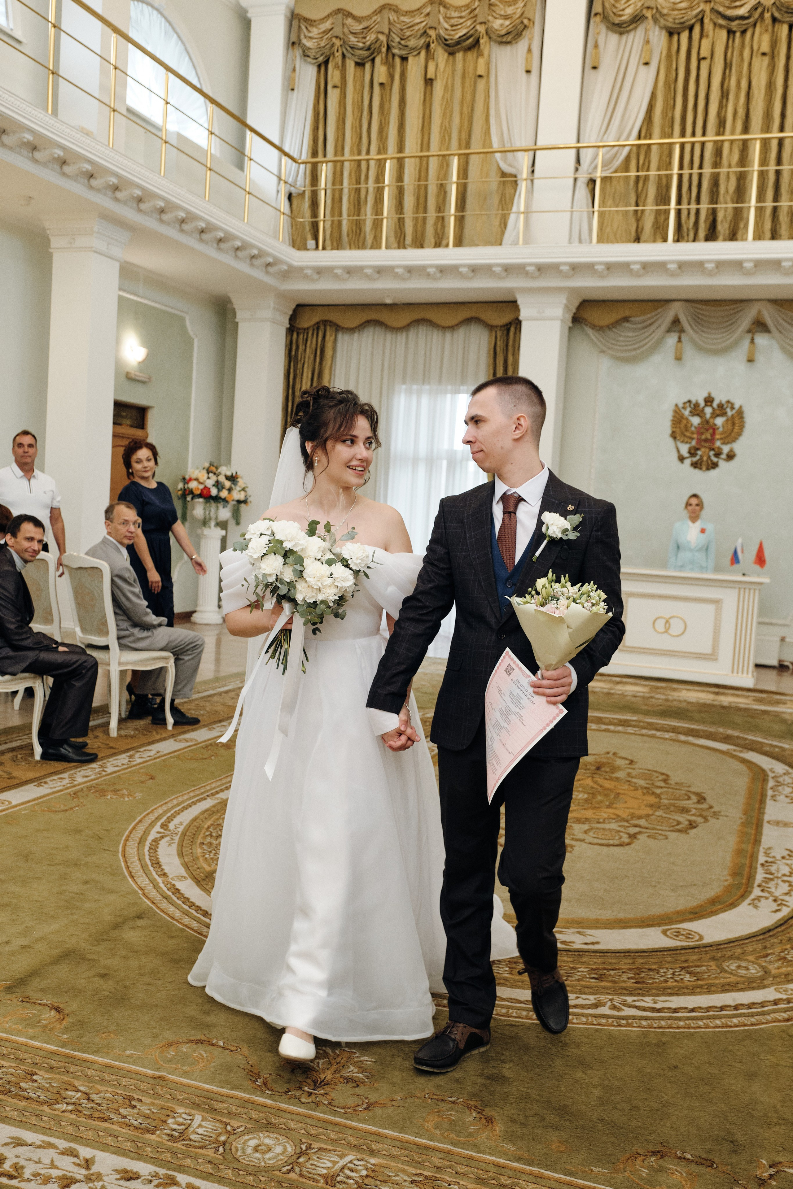 Свадебная фотосессия в СПб в студии. Семейные и свадебные фотосессии в СПб, в студии, на улице, на природе