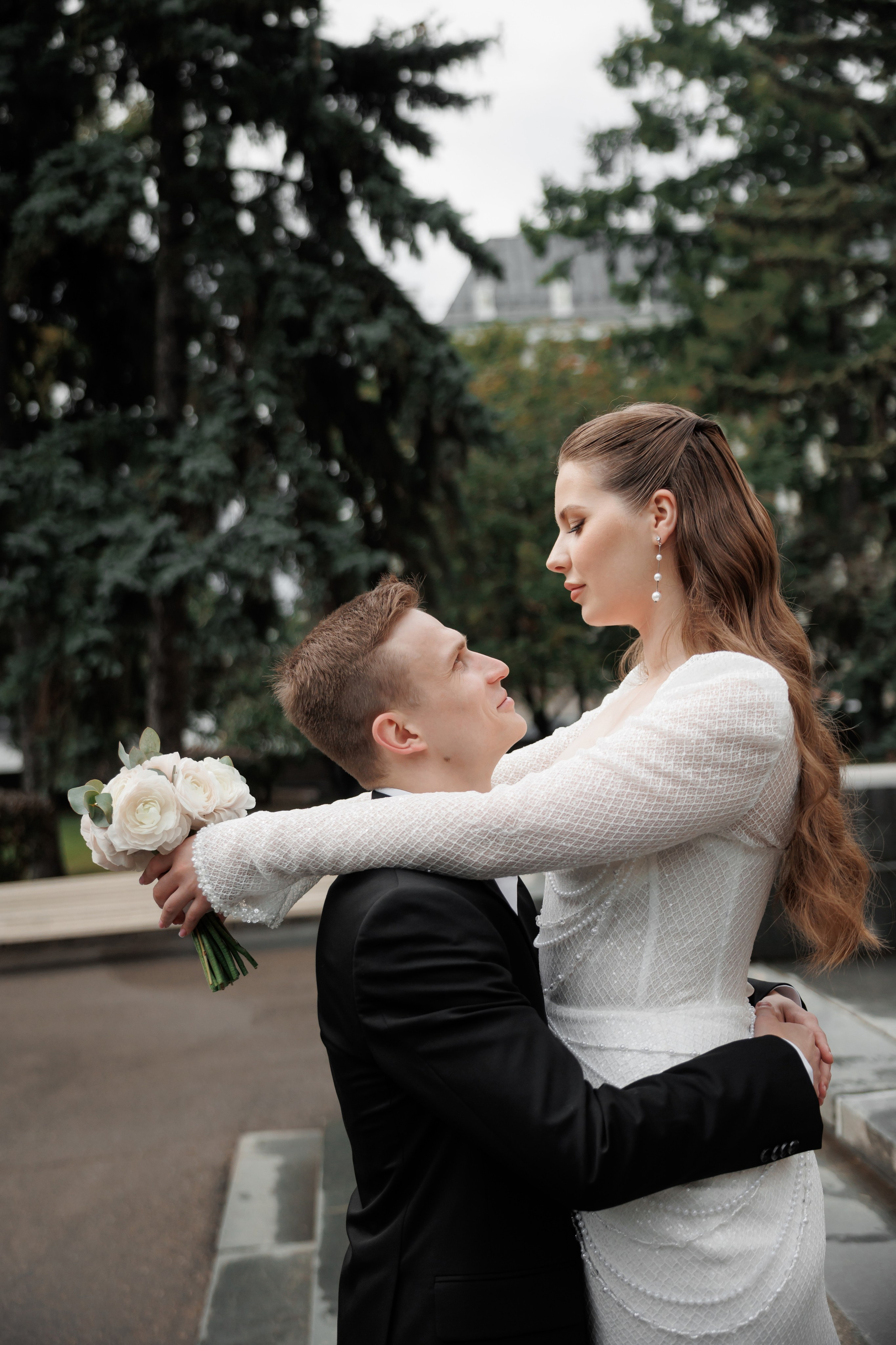 Фотосессия у Пушкинского музей. Свадебный и репортажный фотограф (Москва, Королев и другие)