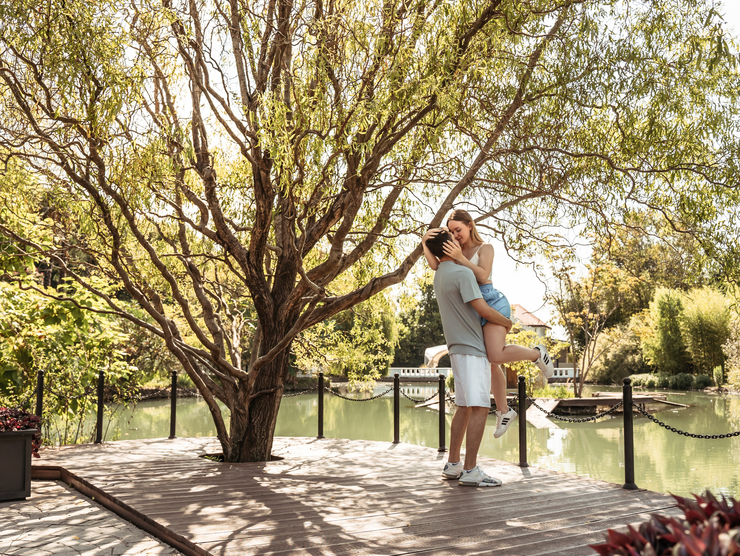 Место для фотосессии в Сочи, Адлере. Красивые свадебные фотосессии. Алина Бернд — свадебный и индивидуальный фотограф в Сочи и Адлере