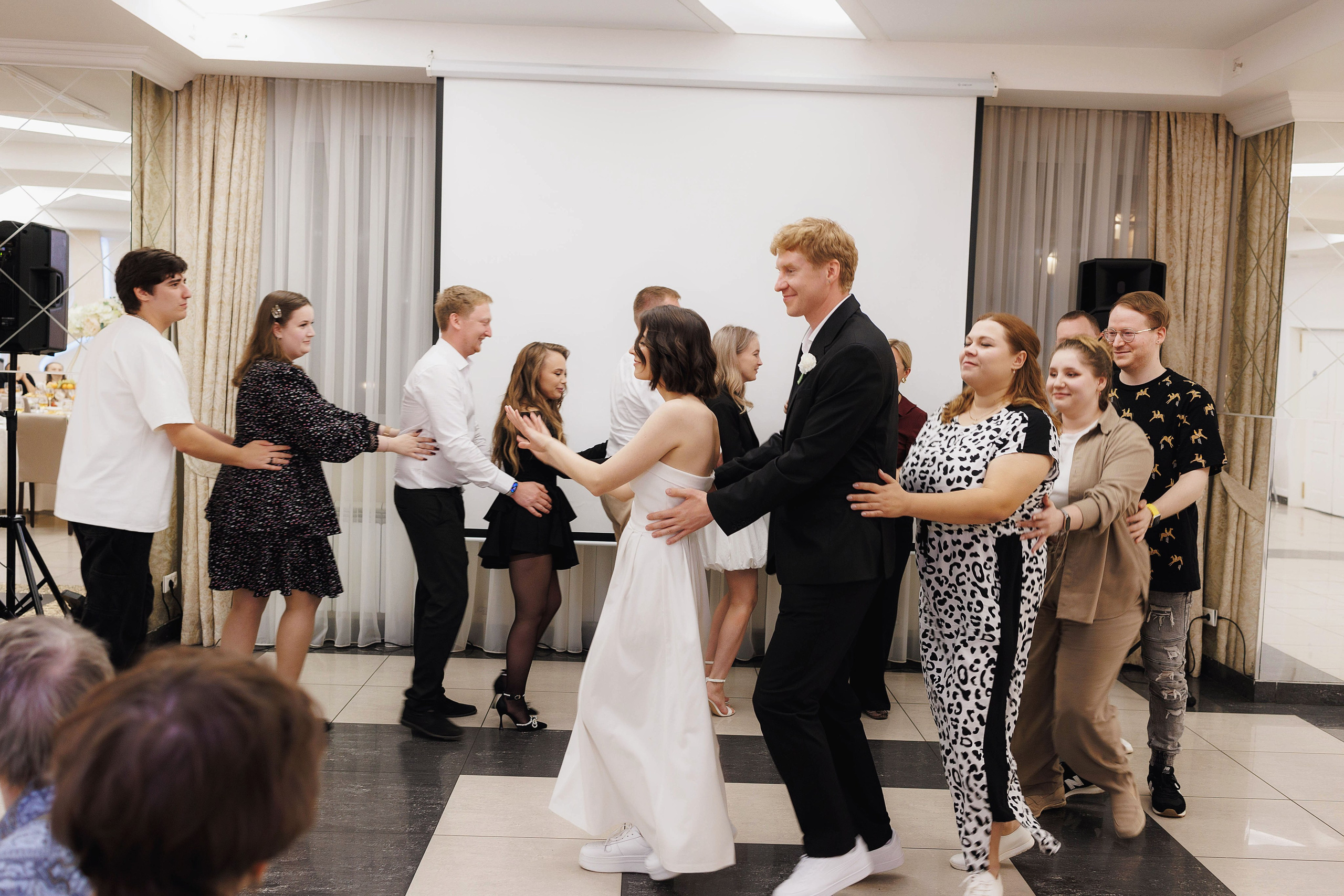 Владимир и Дания. Свадебная фотосессия в Казани. Портретный и репортажный фотограф в Чебоксарах Андриян Чаркин