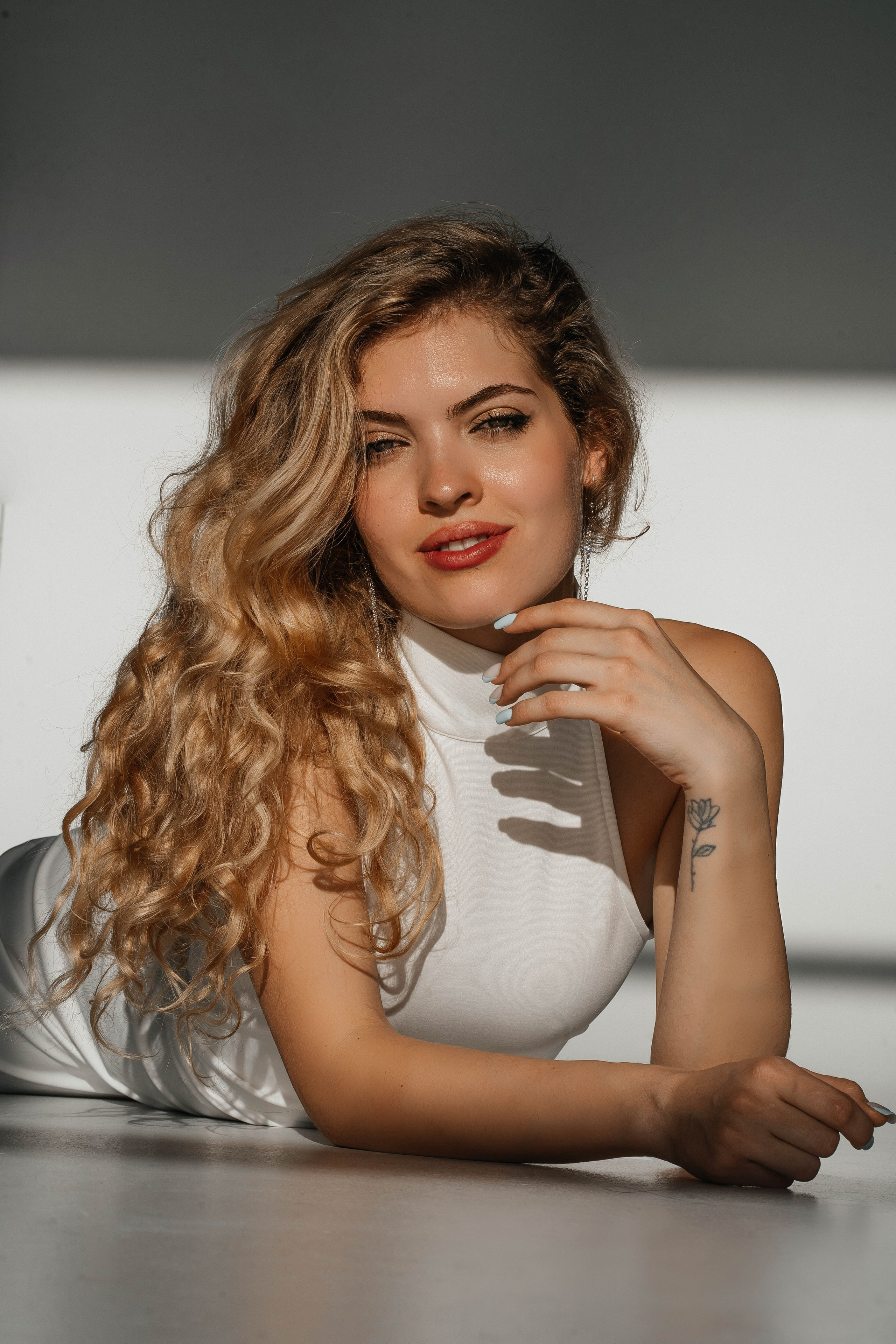 Съемки в интерьере студий. Виктория Алпеева — фотограф по любви