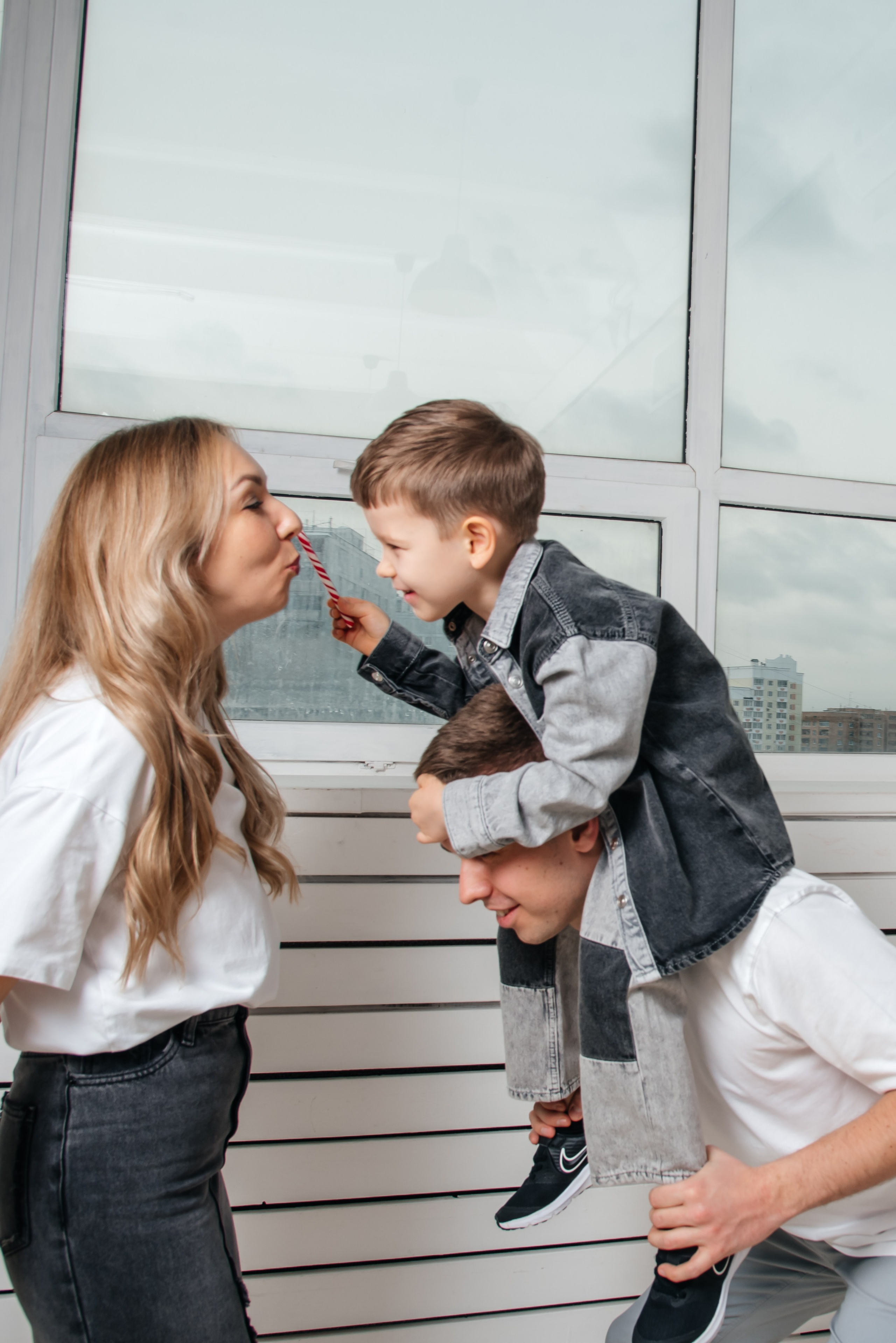 семейная фотосессия в студии, семейная фотосессия в студии с детьми, фотосессия с детьми, семейная фотосессия в студии идеи, детский фотограф москва, детский фотограф, семейный фотограф москва, фотосъемка с детьми в студии