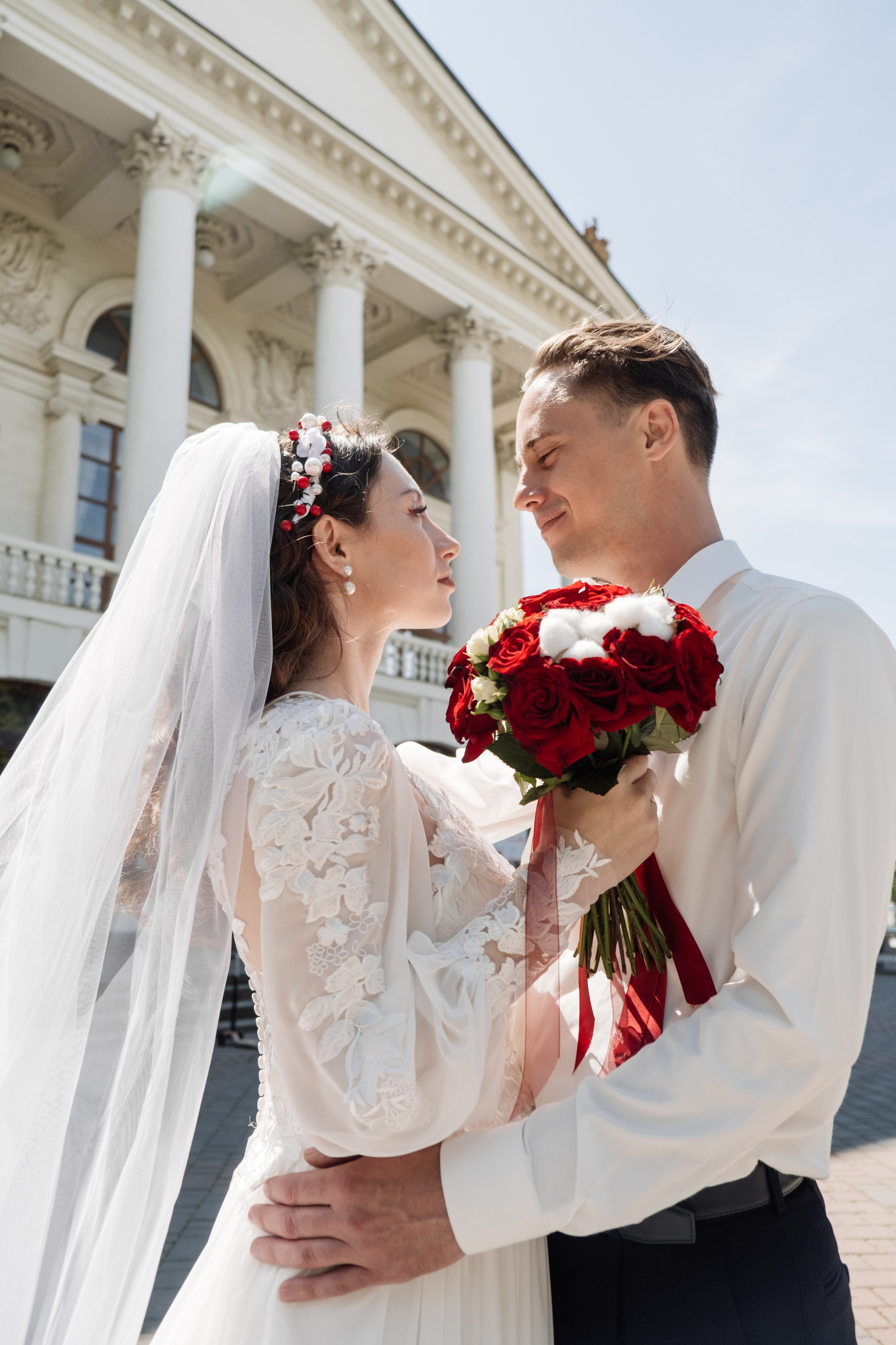 О+Д (ЗАГС, прогулка Центр и Парк Победы, банкет). Профессиональная фотосъемка в Крыму. Натуральные эмоции и живые кадры. Забронируйте дату прямо сейчас!