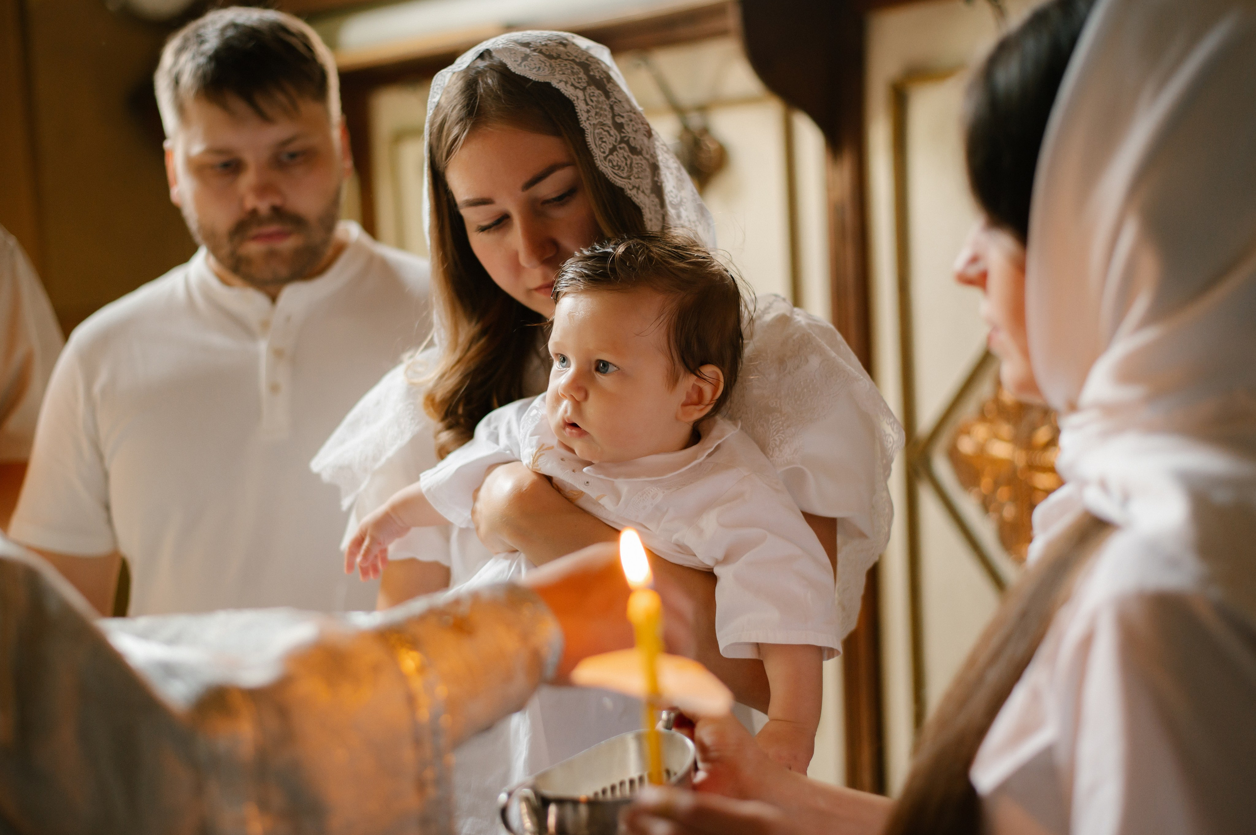 Фотограф на крещение. Фотосессия таинства крещения. Храм Воскресения Словущего в Даниловской Слободе. Семейный и свадебный фотограф в Москве Татьяна Николаева