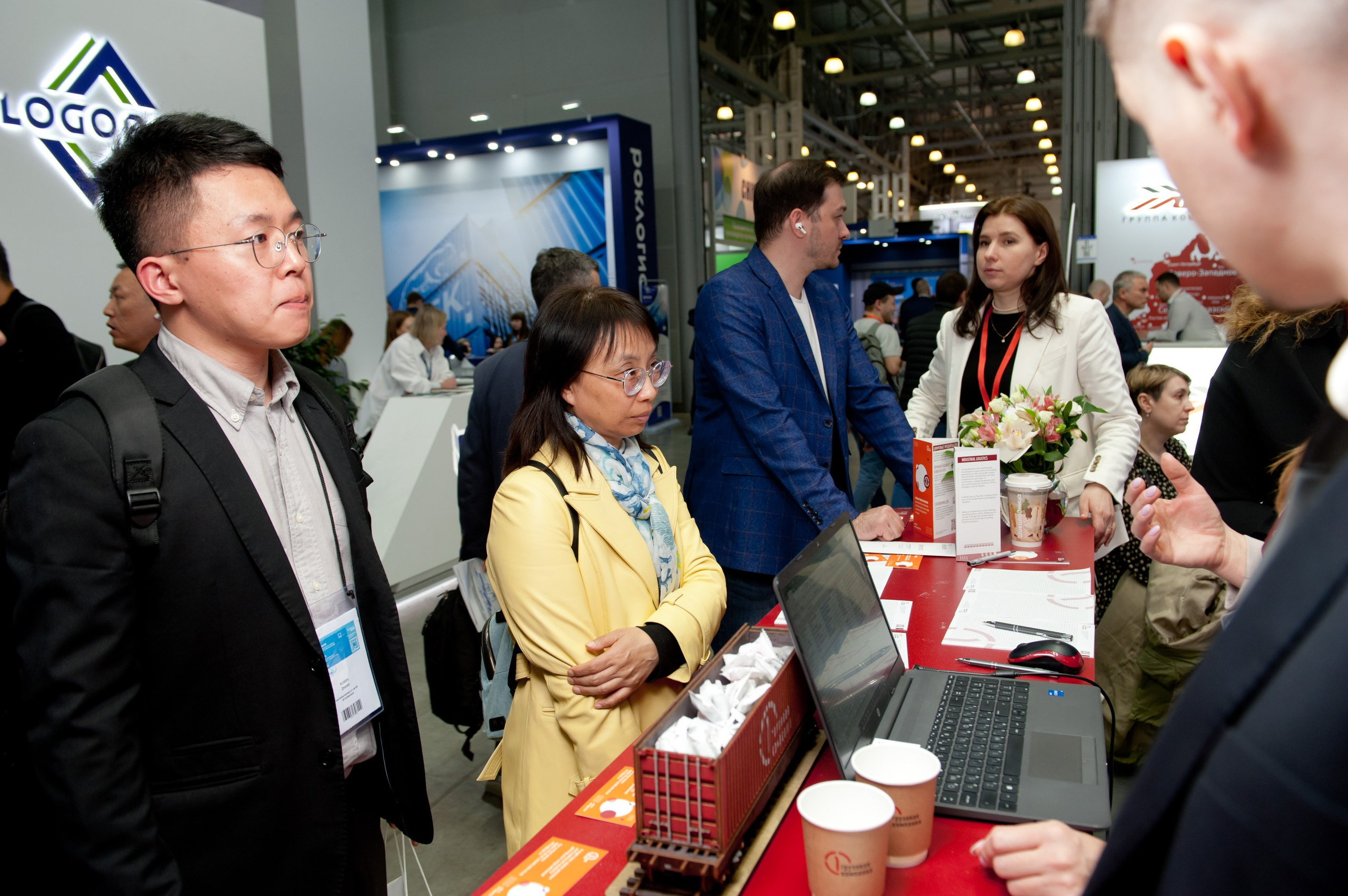 Работа выставочного стенда ПГК. Репортажный фотограф и видеограф Слава Думчев. Тимбилдинги, отчетники, корпоративы