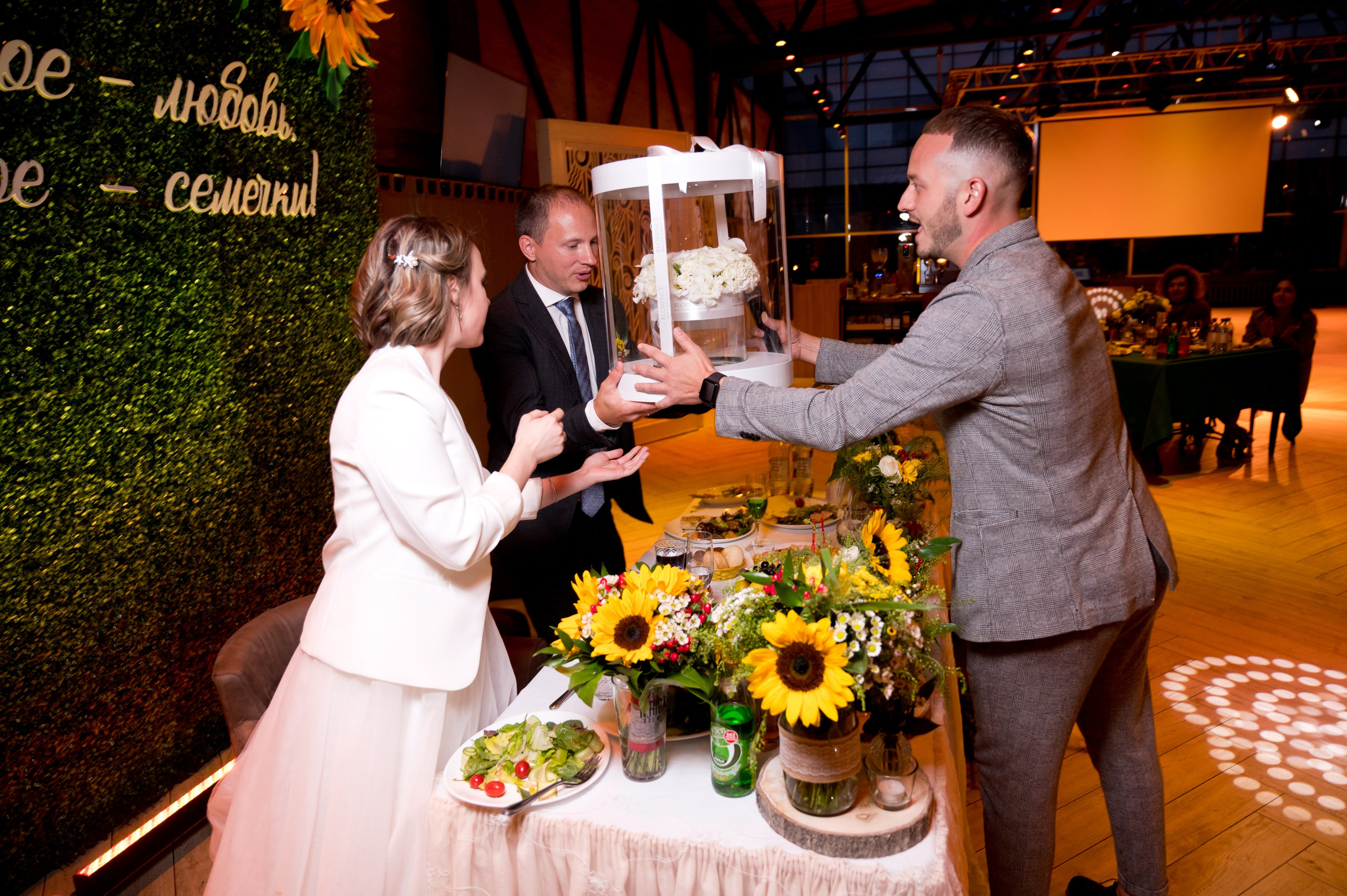 Свадьба Миша и Юля. Репортажный фотограф и видеограф Слава Думчев. Тимбилдинги, отчетники, корпоративы