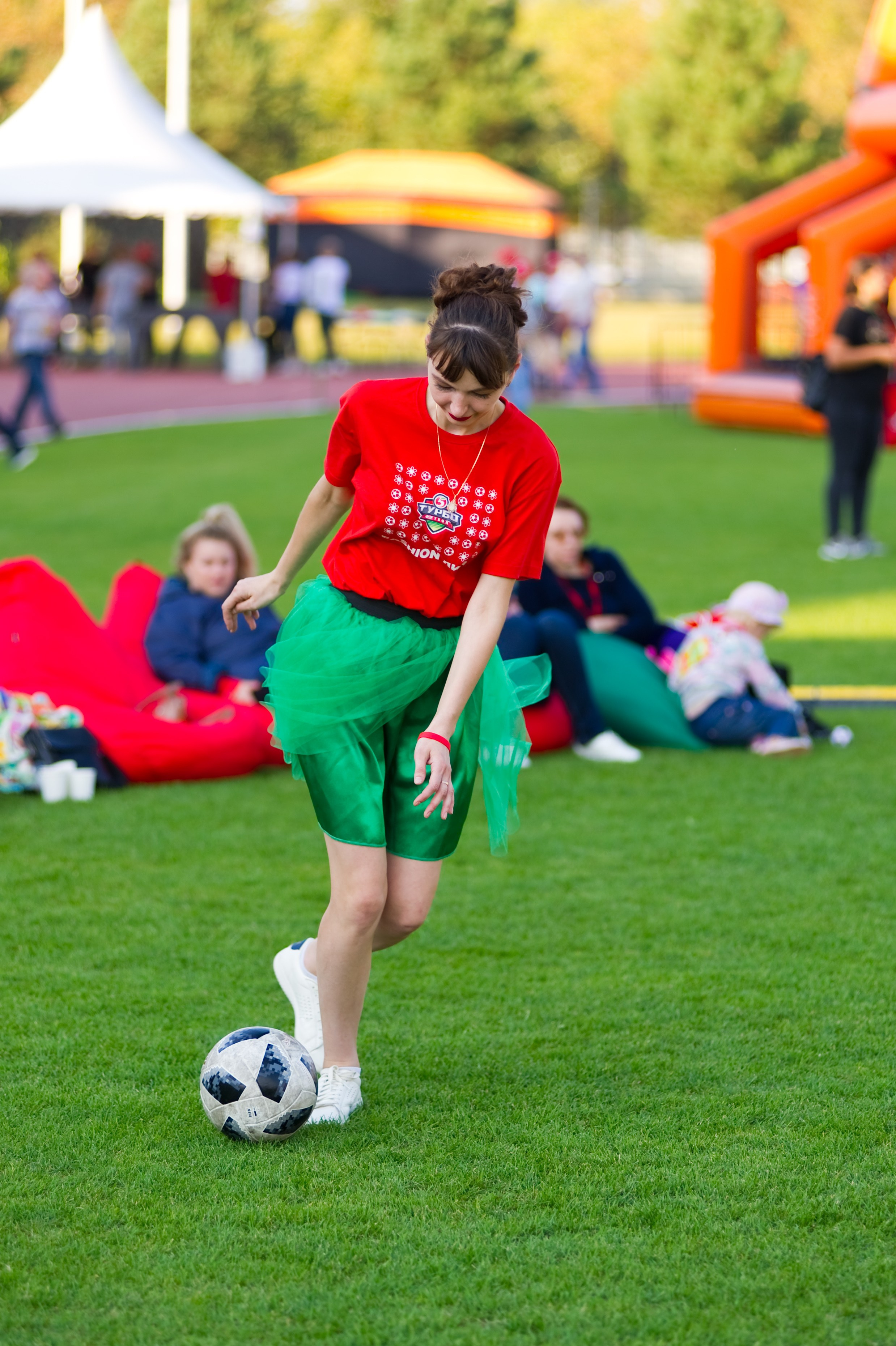 Турбофутбол (корпоративное соревнование «Пятерочки»). Репортажный фотограф и видеограф Слава Думчев. Тимбилдинги, отчетники, корпоративы