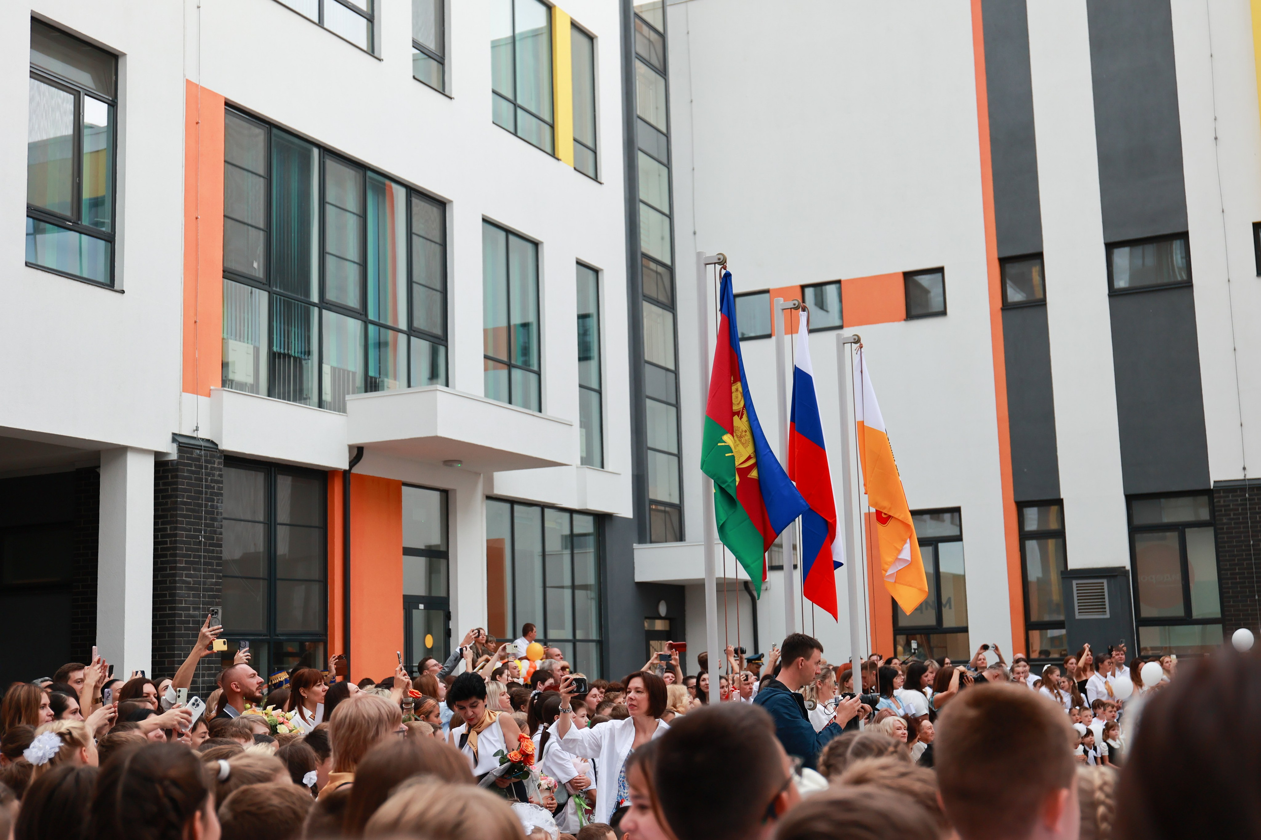 1 сентября (23 гимназия). Детский семейный фотограф Краснодар