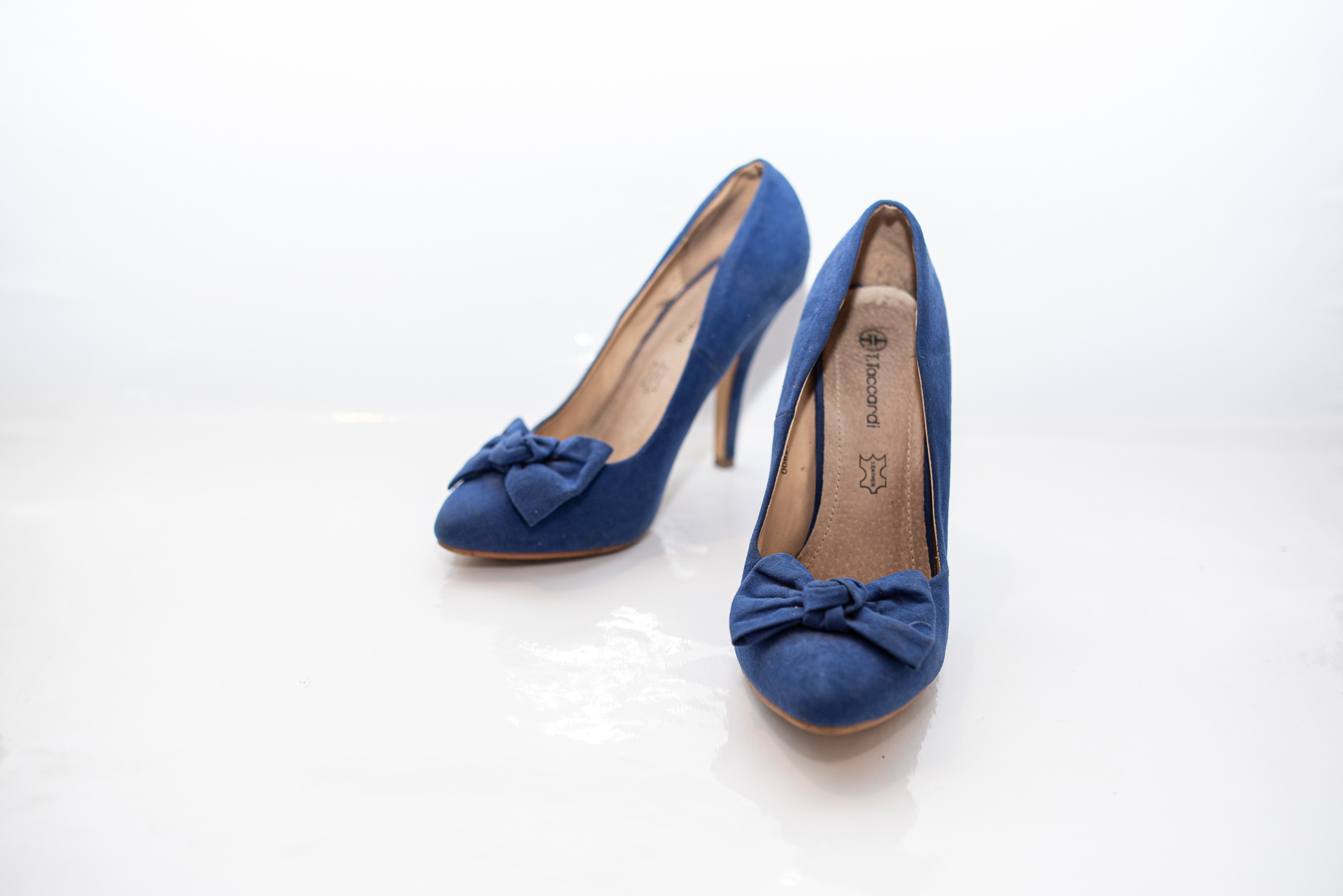 Туфли темно-синие флокированные на каблуке напрокат