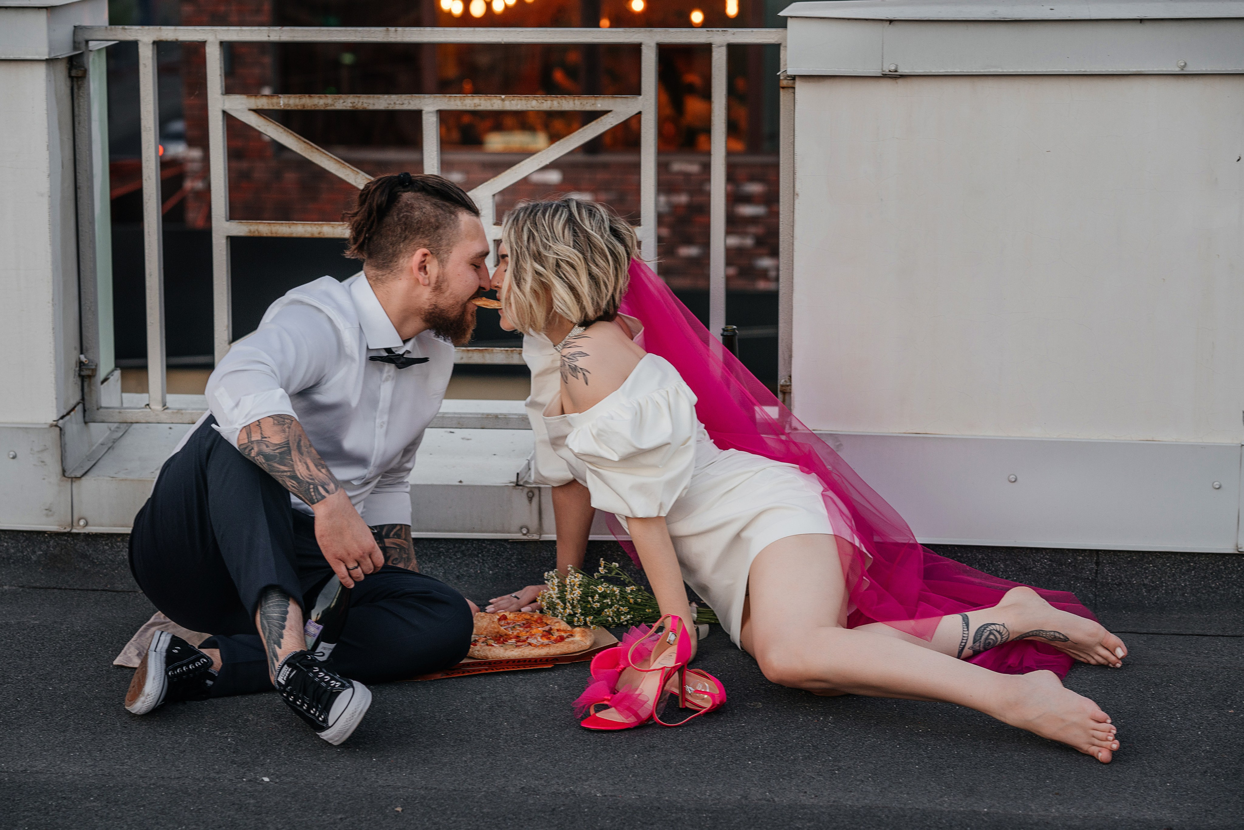 Свадебная прогулка по городу. Денис и Кристина. Свадебный и семейный фотограф Надежда Соловьева