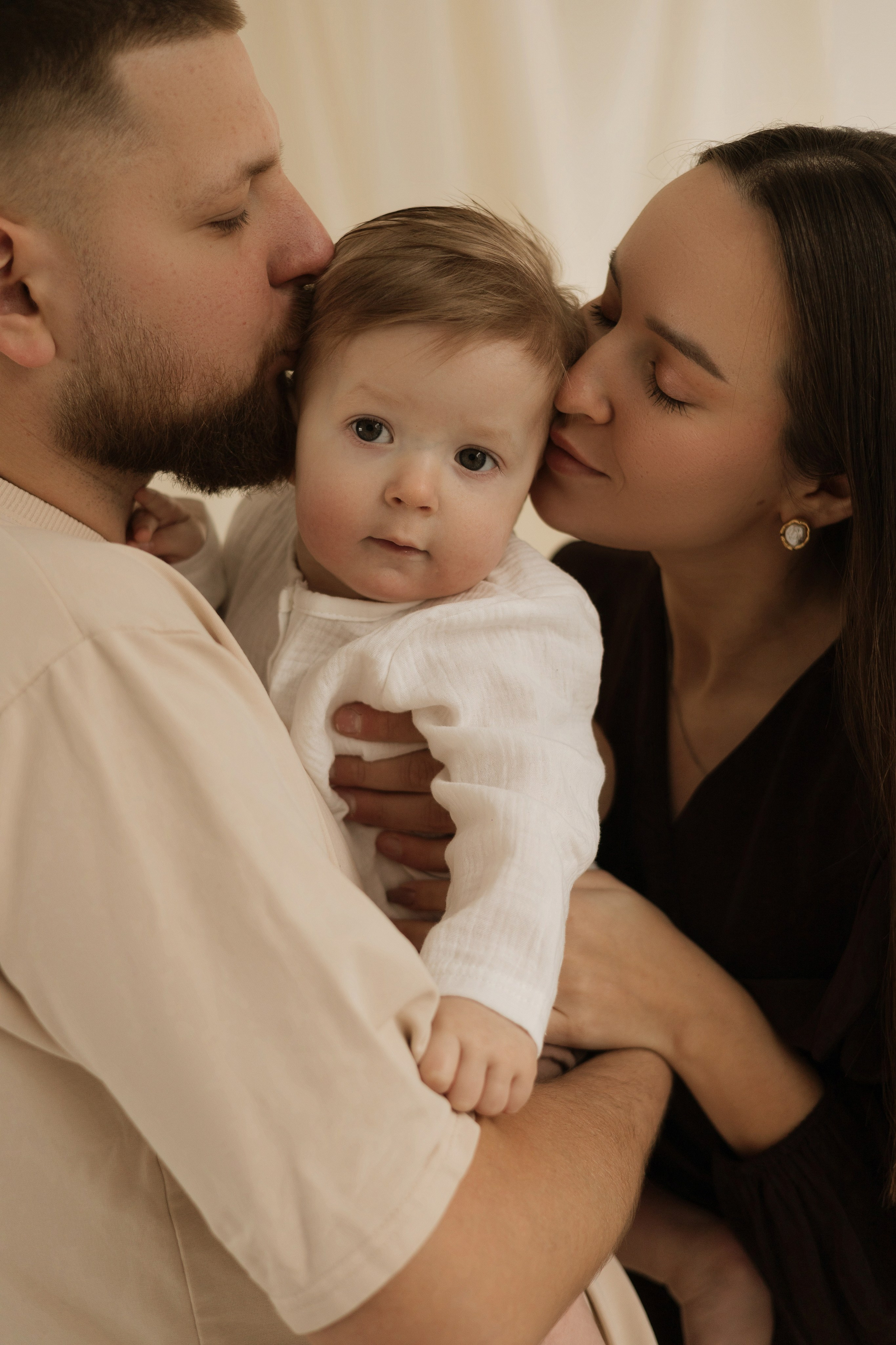 Арсений с мамой и папой. Фотограф в Кемерово Миллер Анна