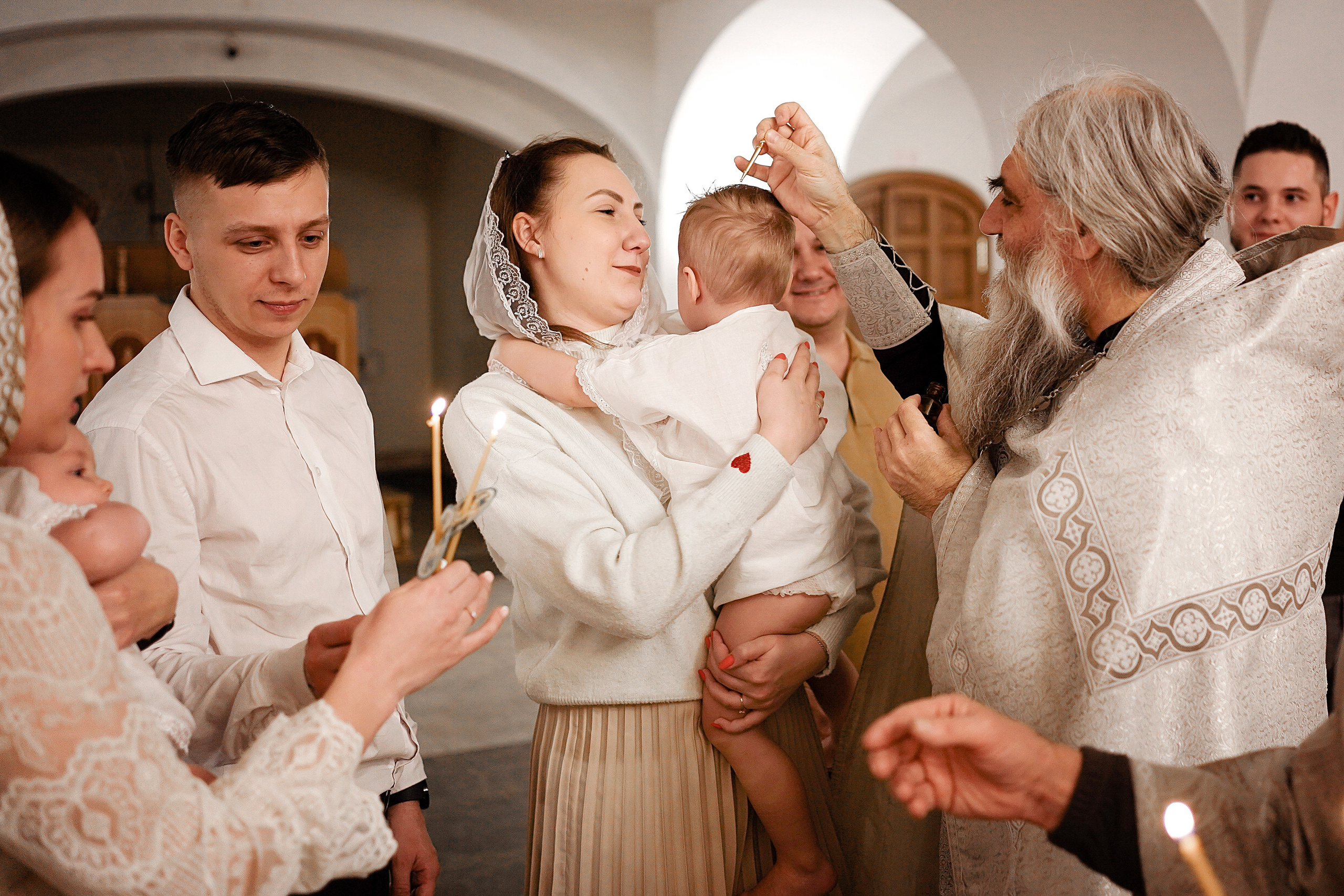 Таинство Крещения в храме Живоначальной Троицы в Троицке. Семейный и детский фотограф в Москве Екатерина Офицерова