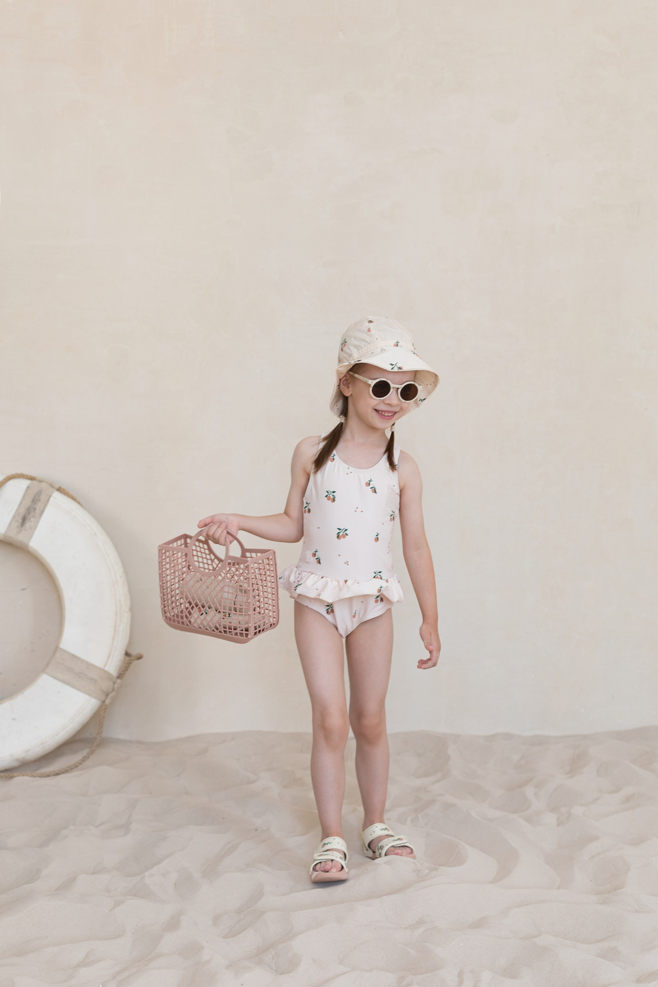 Фотосессия в песке для детского бренда. Детский и контент фотограф Надя Волкова Санкт-Петербург