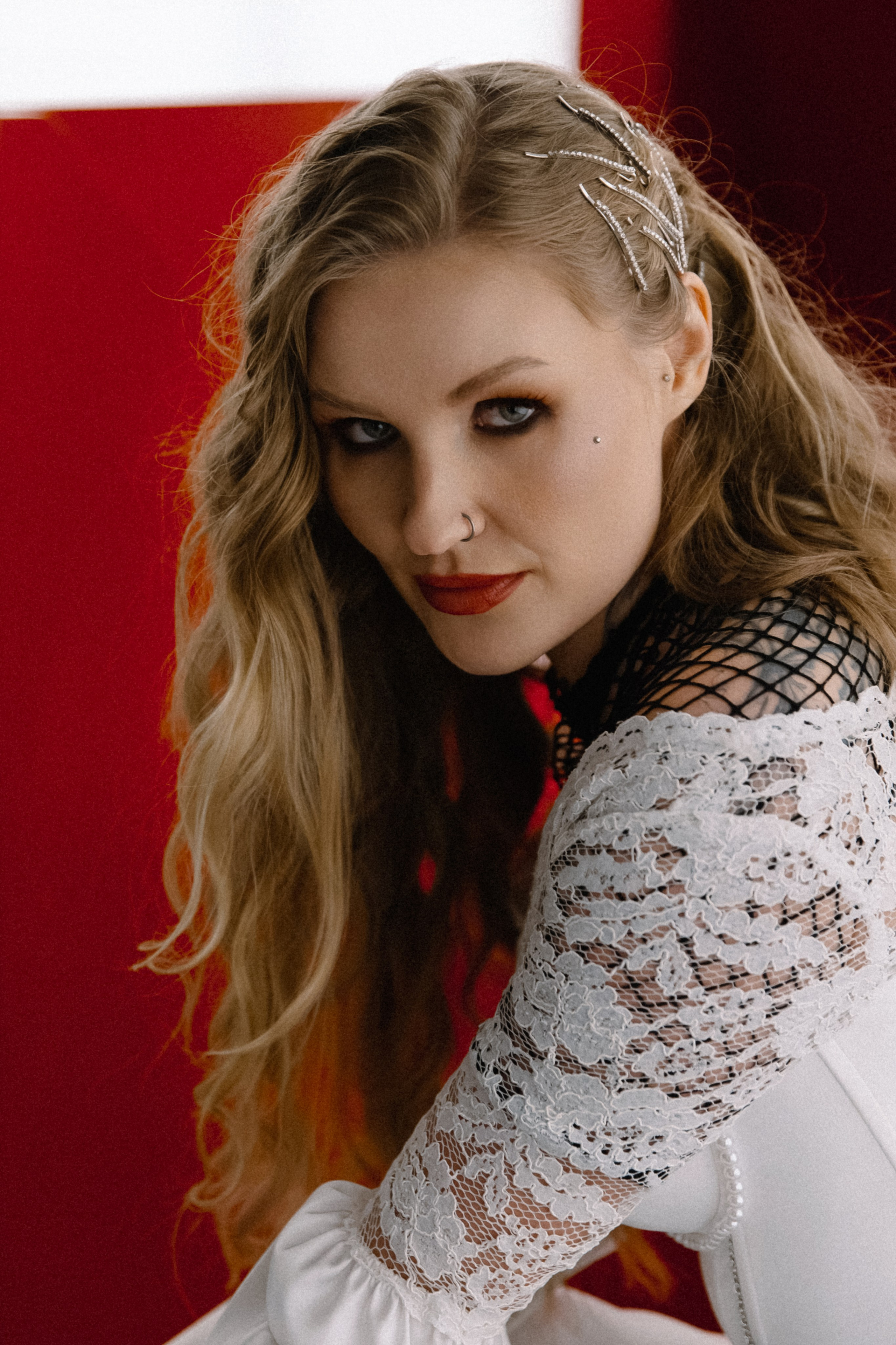 Алая готика. Николь — ваш любимый фотограф в Санкт-Петербурге