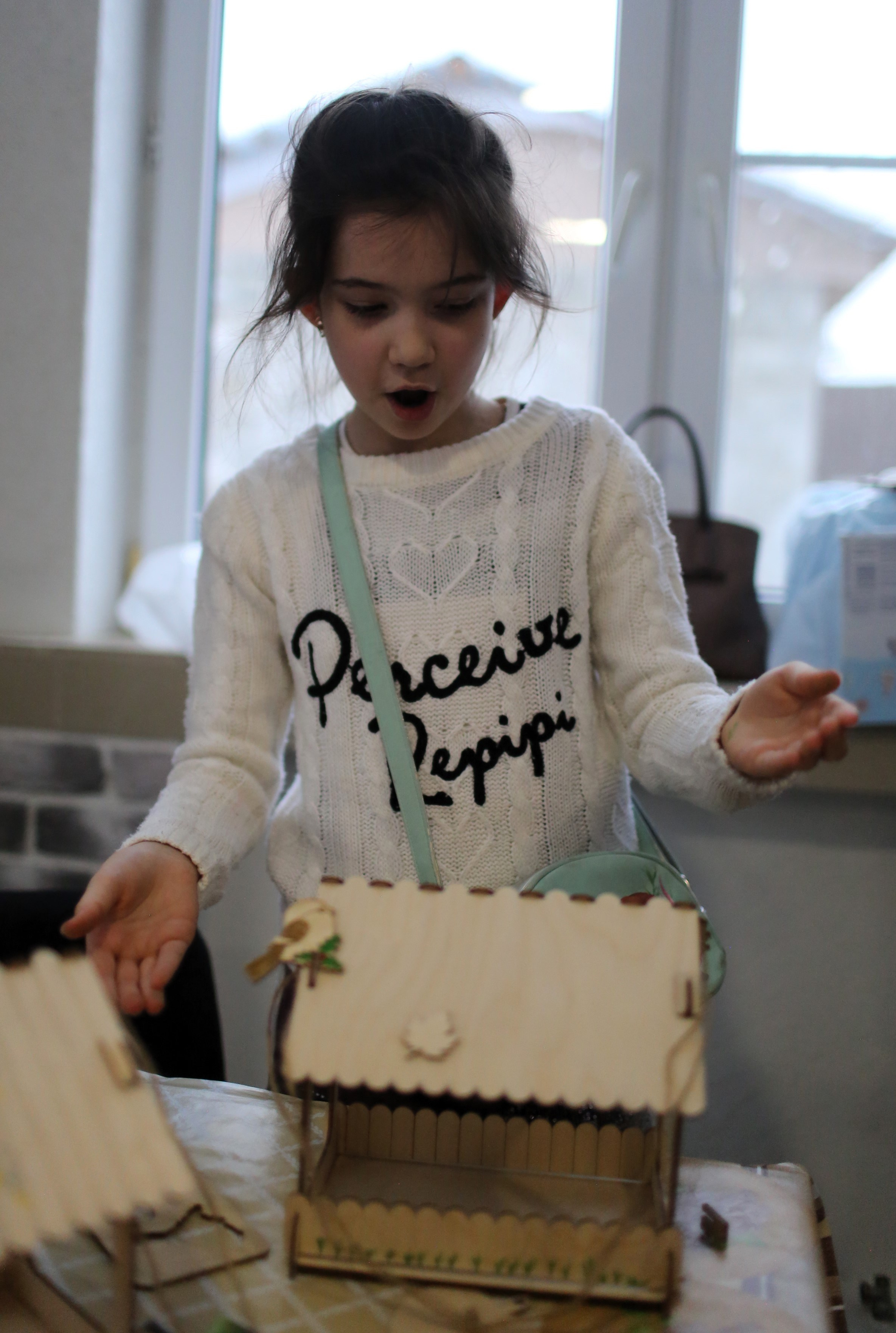 Конструирование кормушек в Воскресной школе. Фотограф Антонина Гудкова