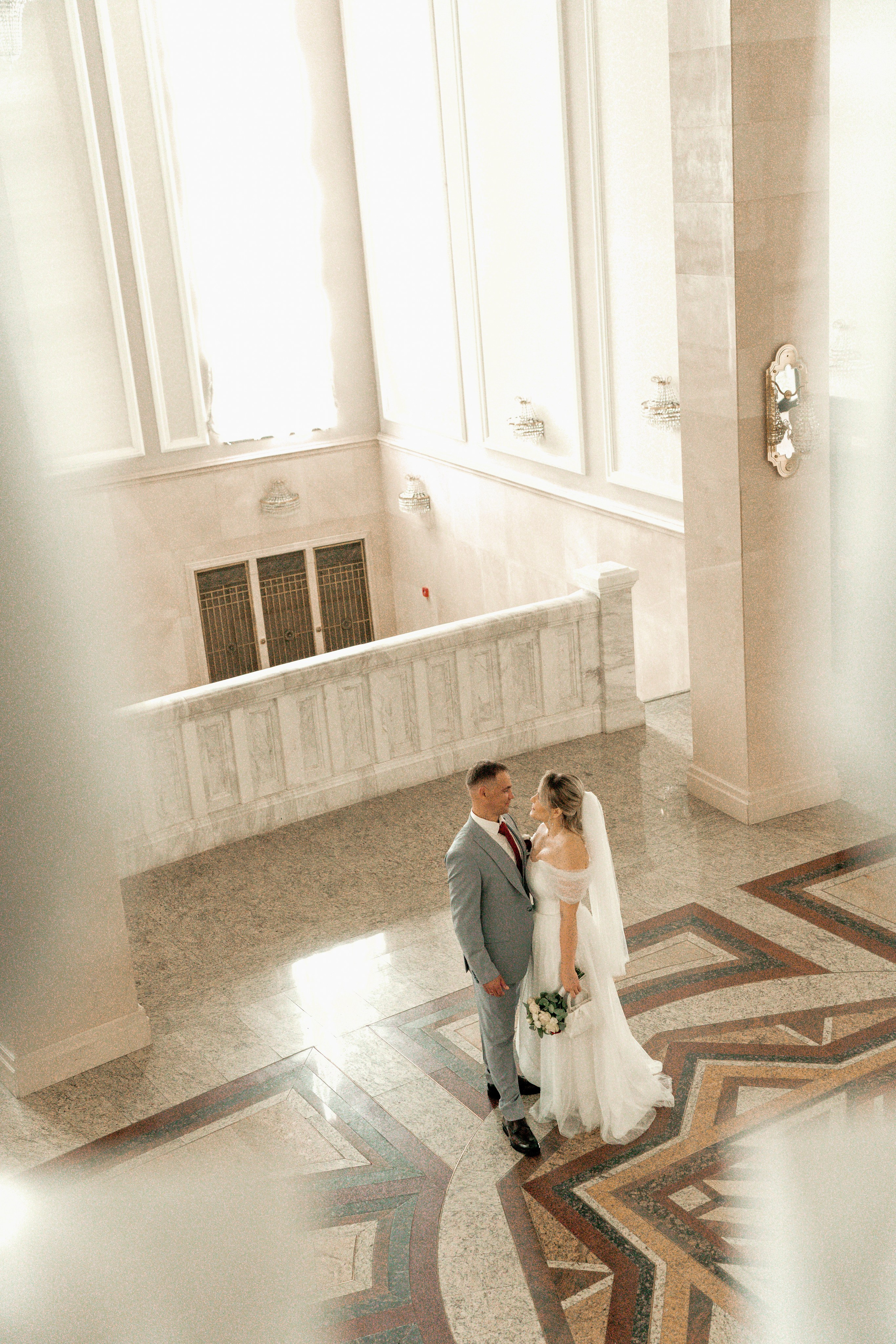 Фотосессия в театре: свадебные моменты. Ваш семейный фотограф в Минске — Вика Трегубова