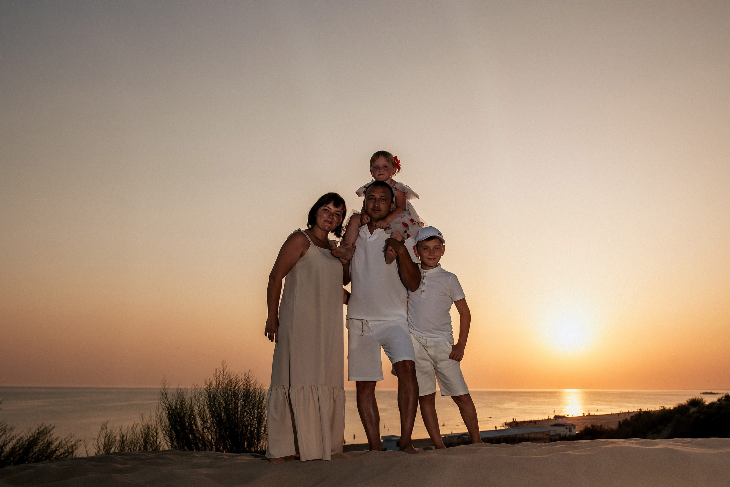 Семейная фотосессия с детьми в дюнах Джемете