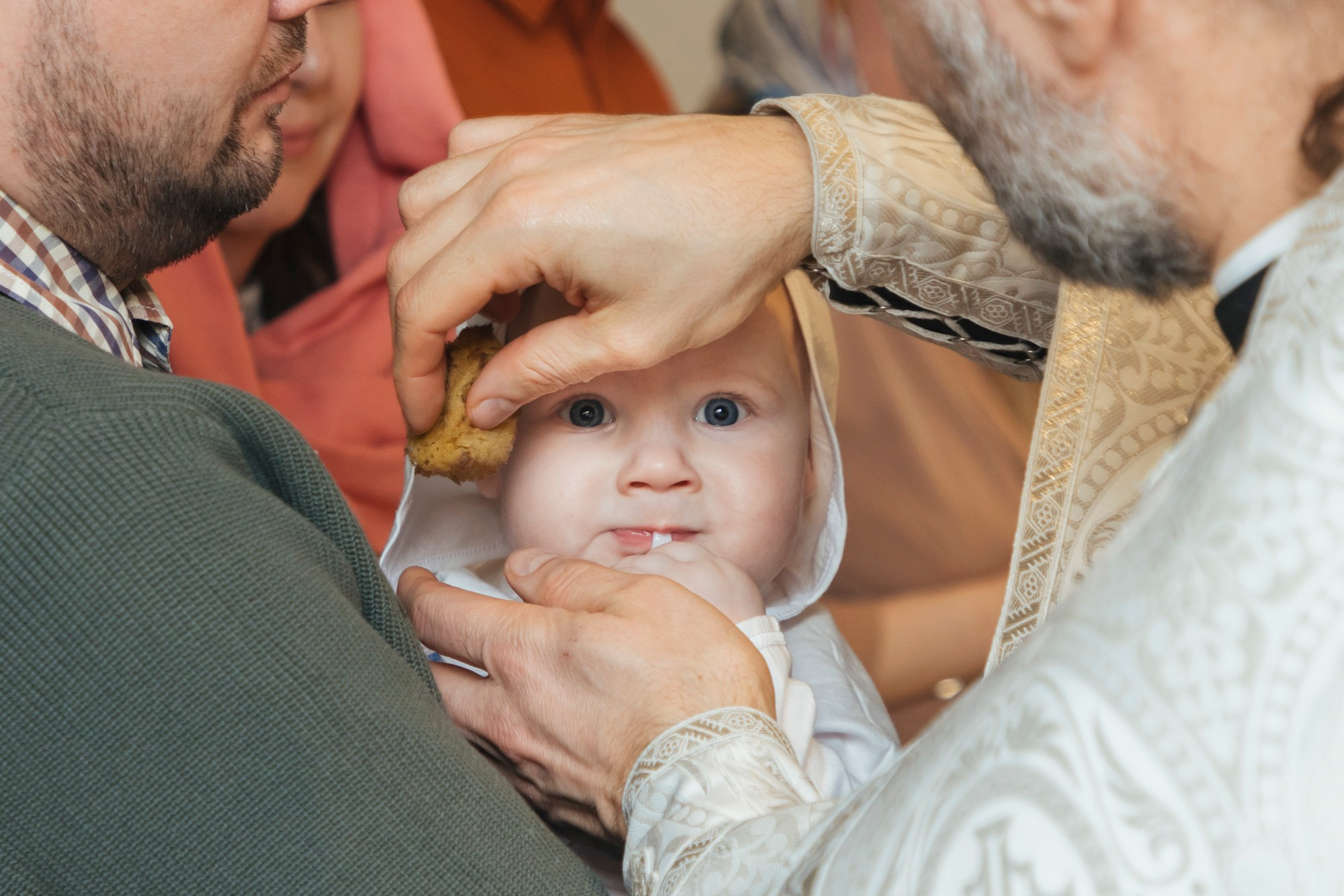 Таинство крещения, трогательные моменты, фотограф Денис Дорфф. Фотограф крещение венчание в Петербурге! Помогает подобрать храм и посоветовал душевного батюшку в СПб