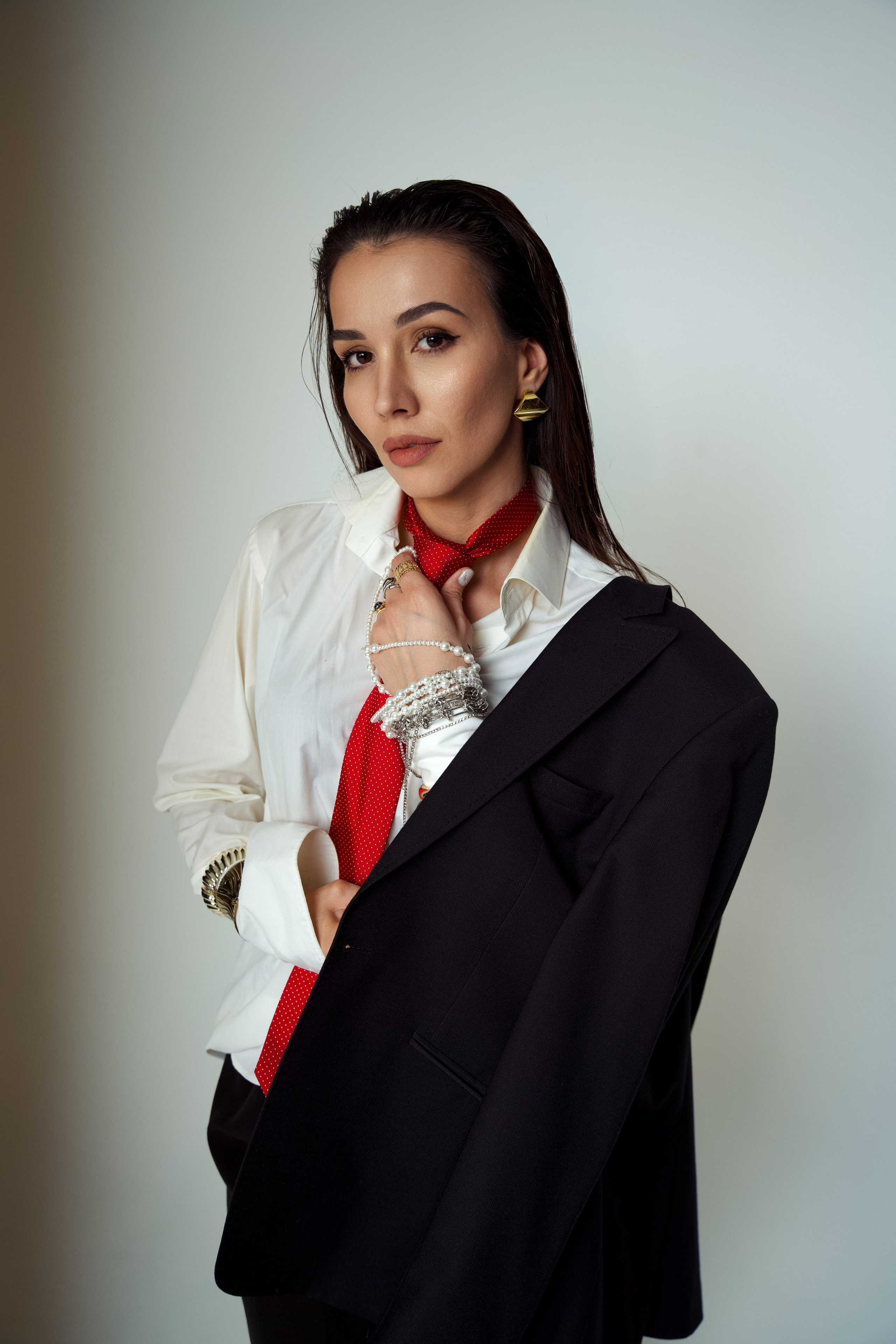 Студийная фотосессия Вилены в Симферополе. Бизнес-портрет в Крыму — Алие Кадырова | Фото для личного бренда