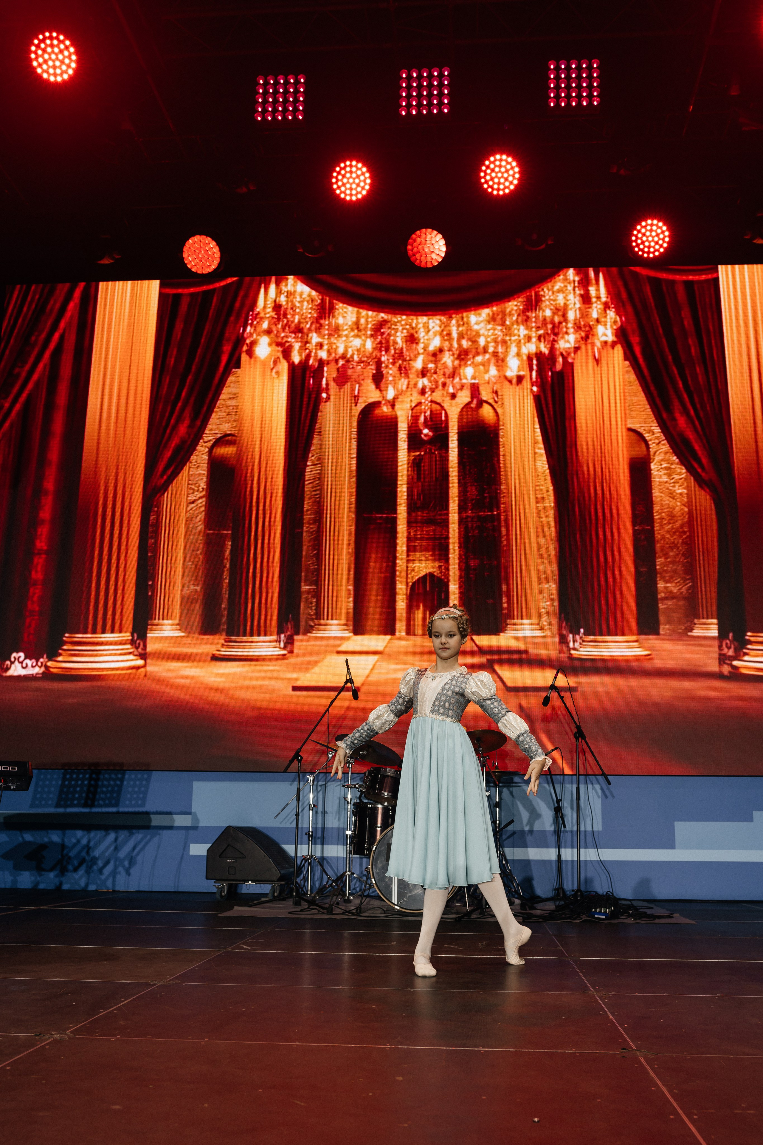 Московский урбанистический форум. Фонд Оксаны Фёдоровой. Ромео и Джульета. Фотограф Наталия Федосова, г. Москва. TG и Instagram @nataliya_raw