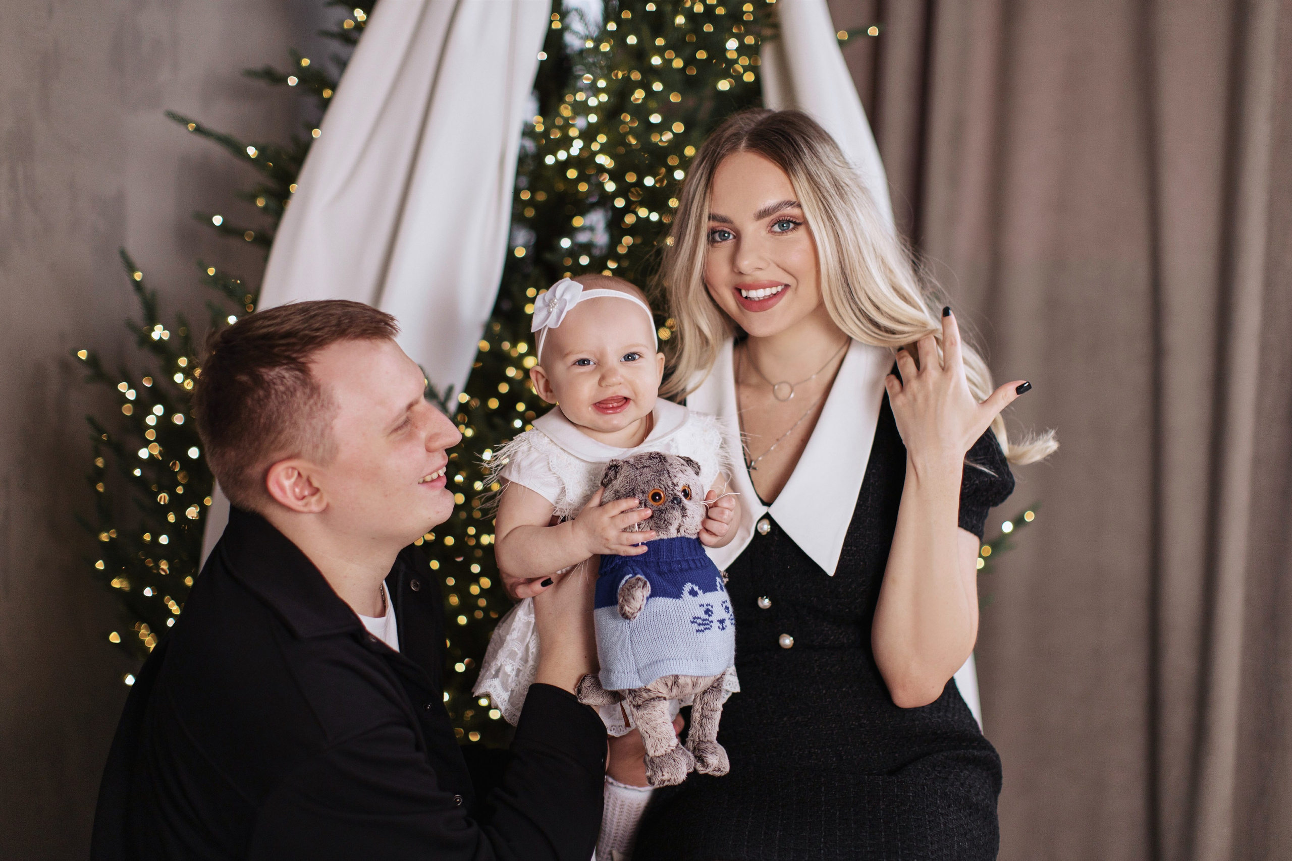Семья к новому году 2025. Фотограф Лиана Артемова в Пензе